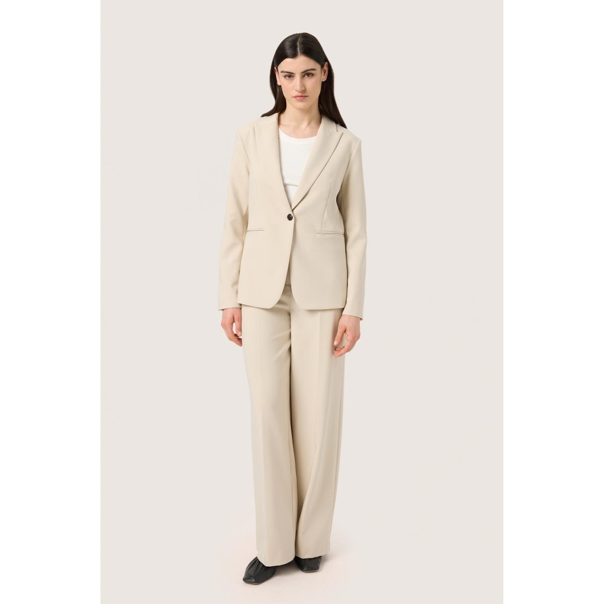 product/s/o/soaked-in-luxury_30407532-130401_3.jpg