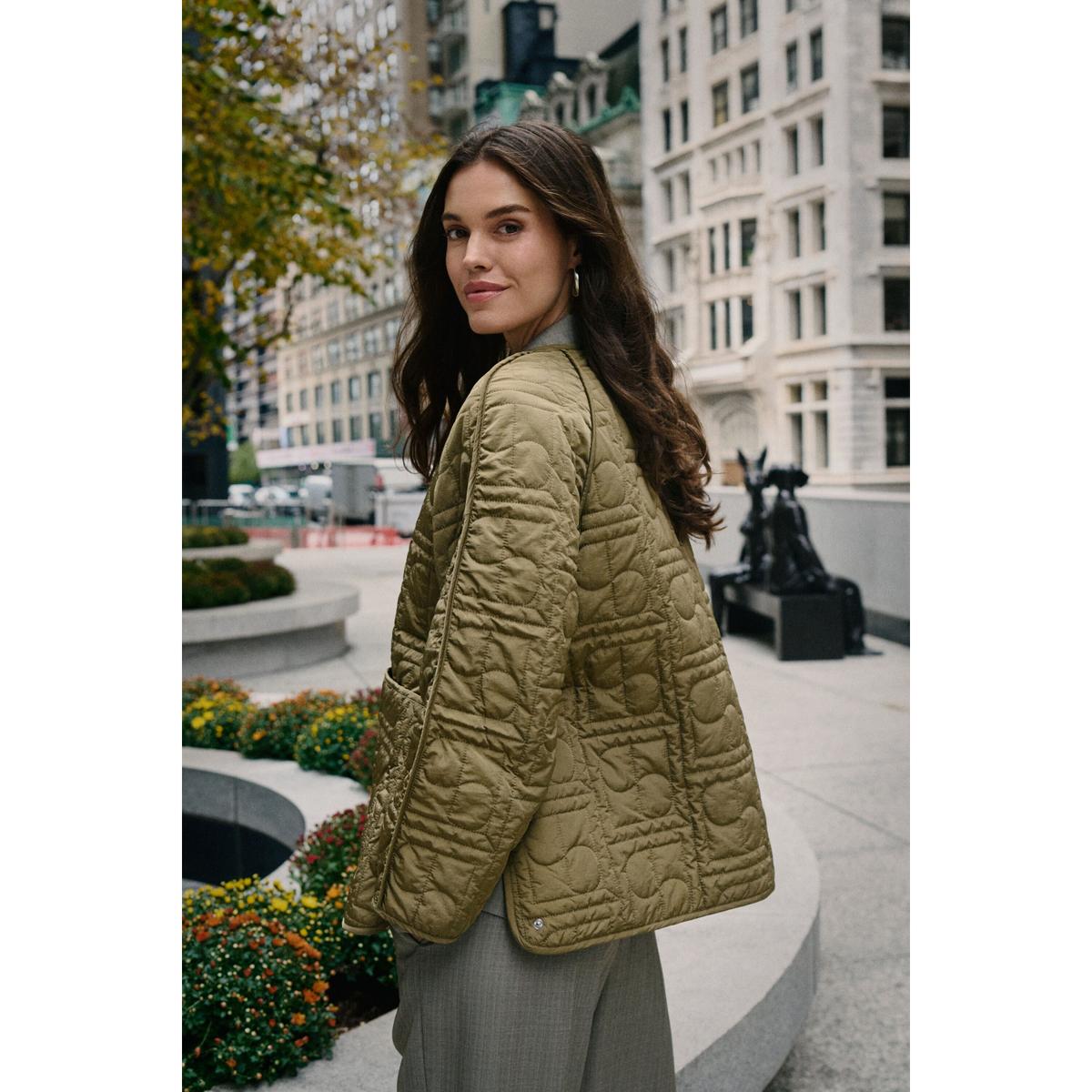 product/s/o/soaked-in-luxury_30407852-180617_10.jpg