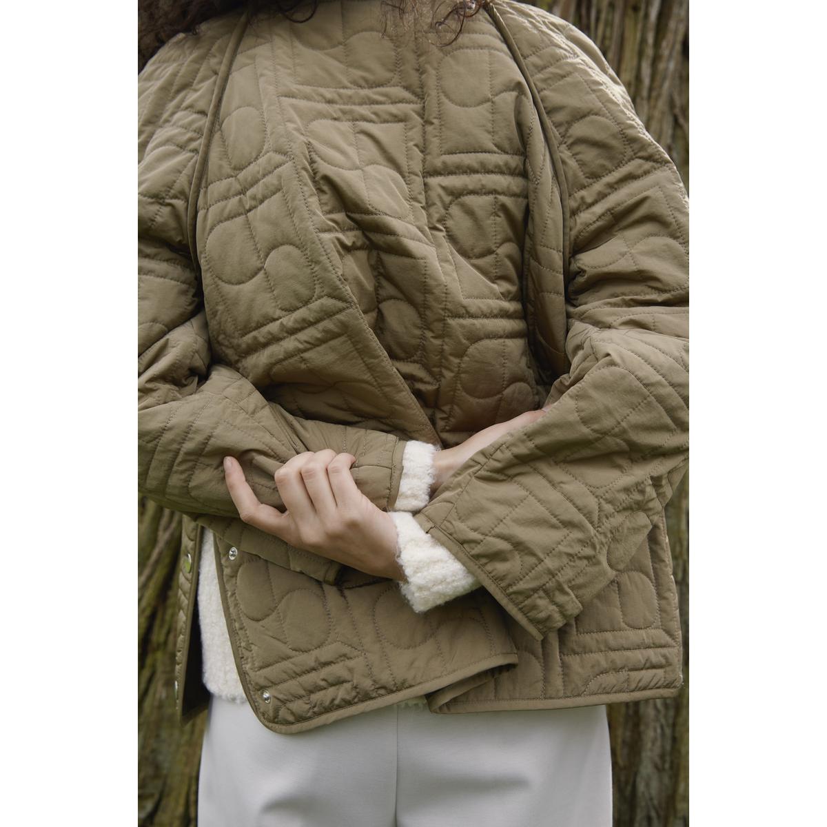 product/s/o/soaked-in-luxury_30407852-180617_3.jpg