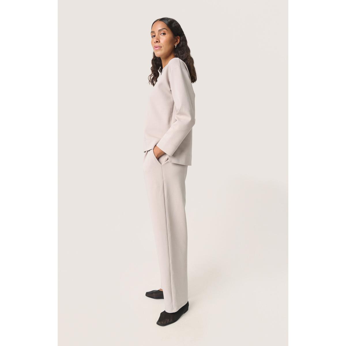 product/s/o/soaked-in-luxury_30407919-153800_4.jpg