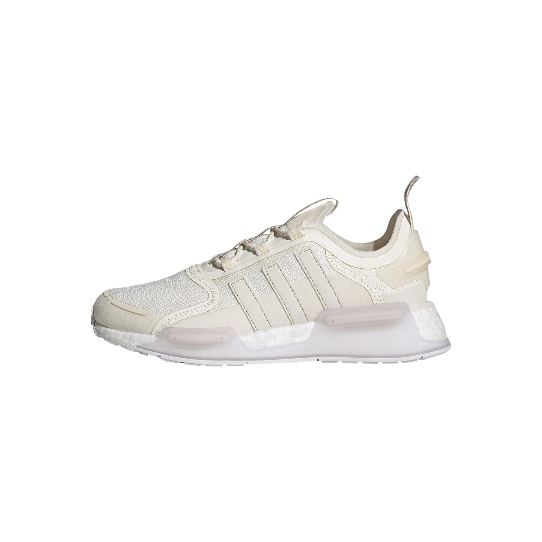 product/2/0/2025_08_adidas_gy6818_12_footwear_photography_left_side_center_lateral_view_white.jpg