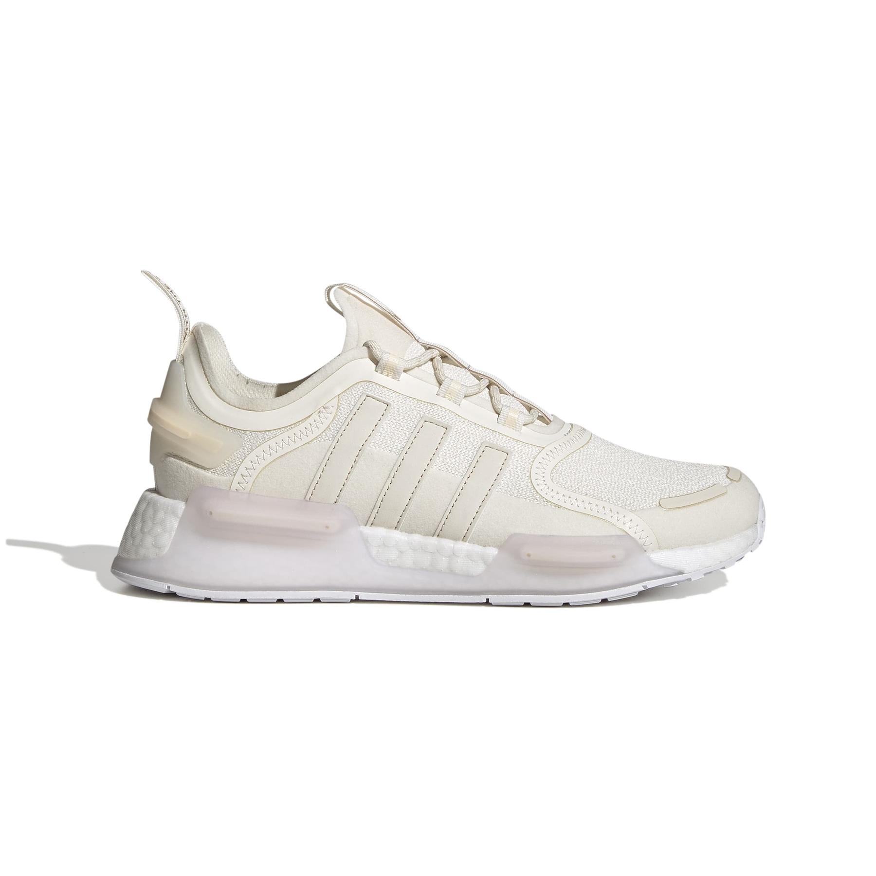 product/2/0/2025_08_adidas_gy6818_1_footwear_photography_side_lateral_center_view_white.jpg