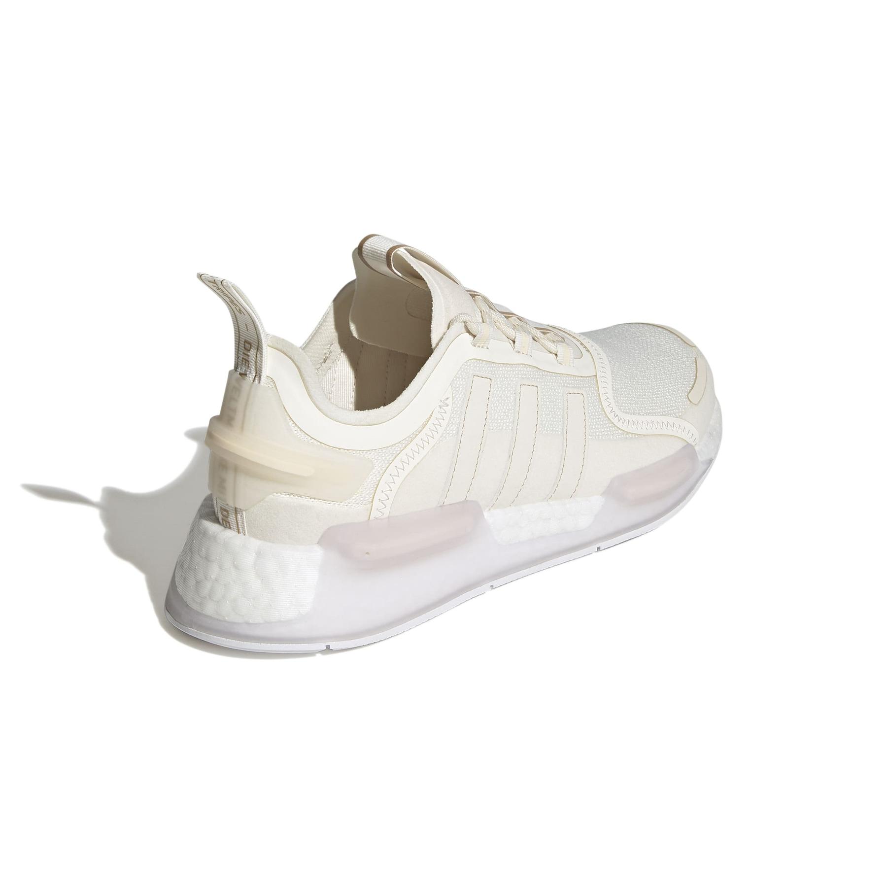 product/2/0/2025_08_adidas_gy6818_7_footwear_photography_back_lateral_top_view_white.jpg