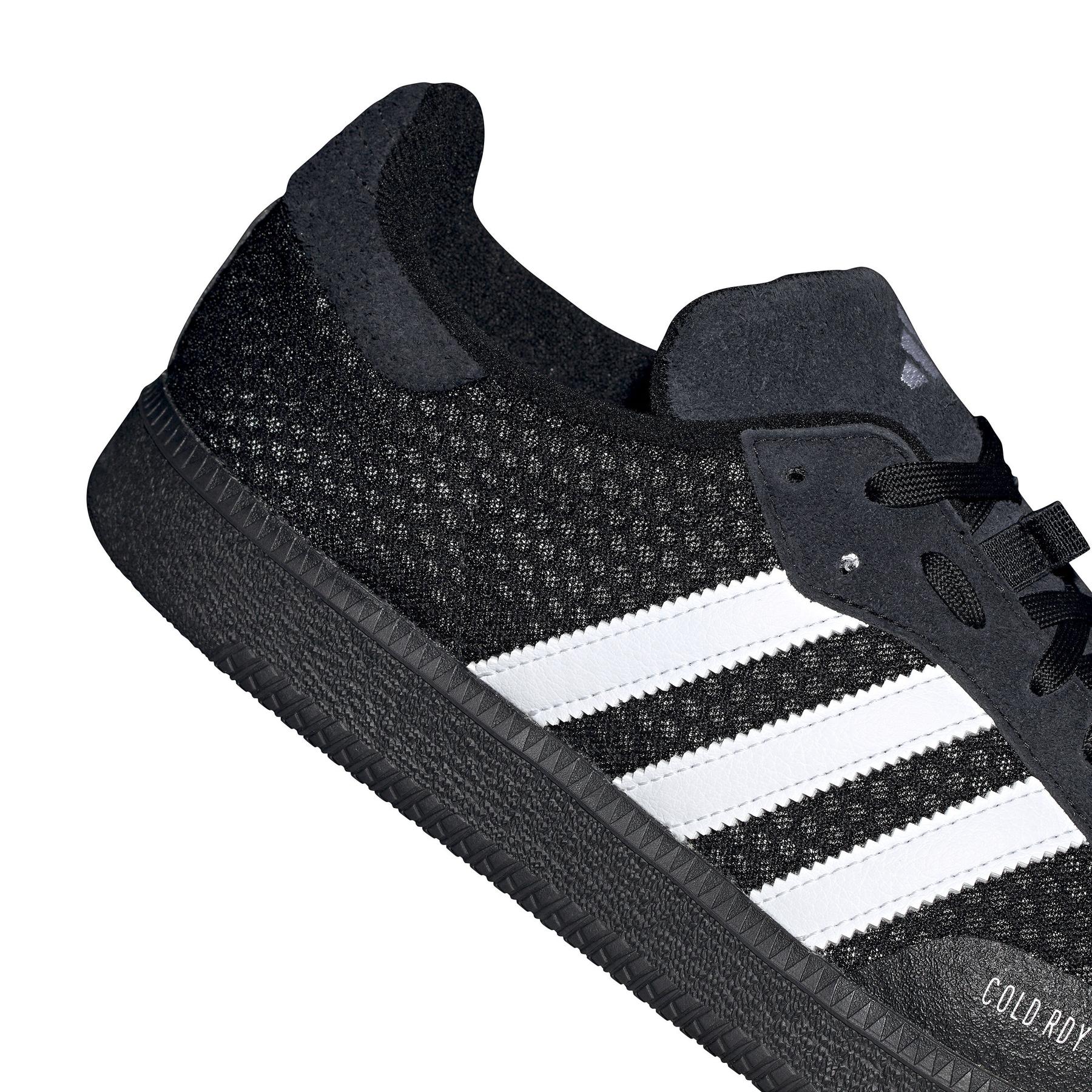 product/2/0/2025_08_adidas_ie3238_13_footwear_photography_reflective_detail_white.jpg