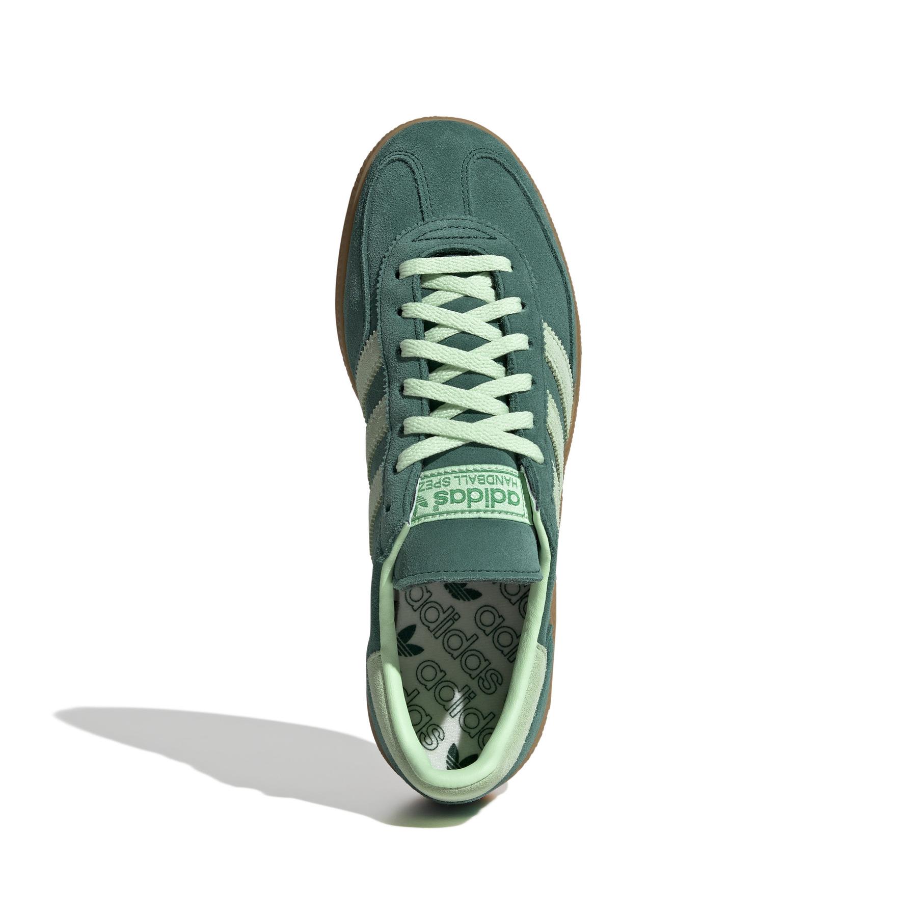 product/2/0/2025_08_adidas_ie5896_3_footwear_photography_top_portrait_view_white.jpg