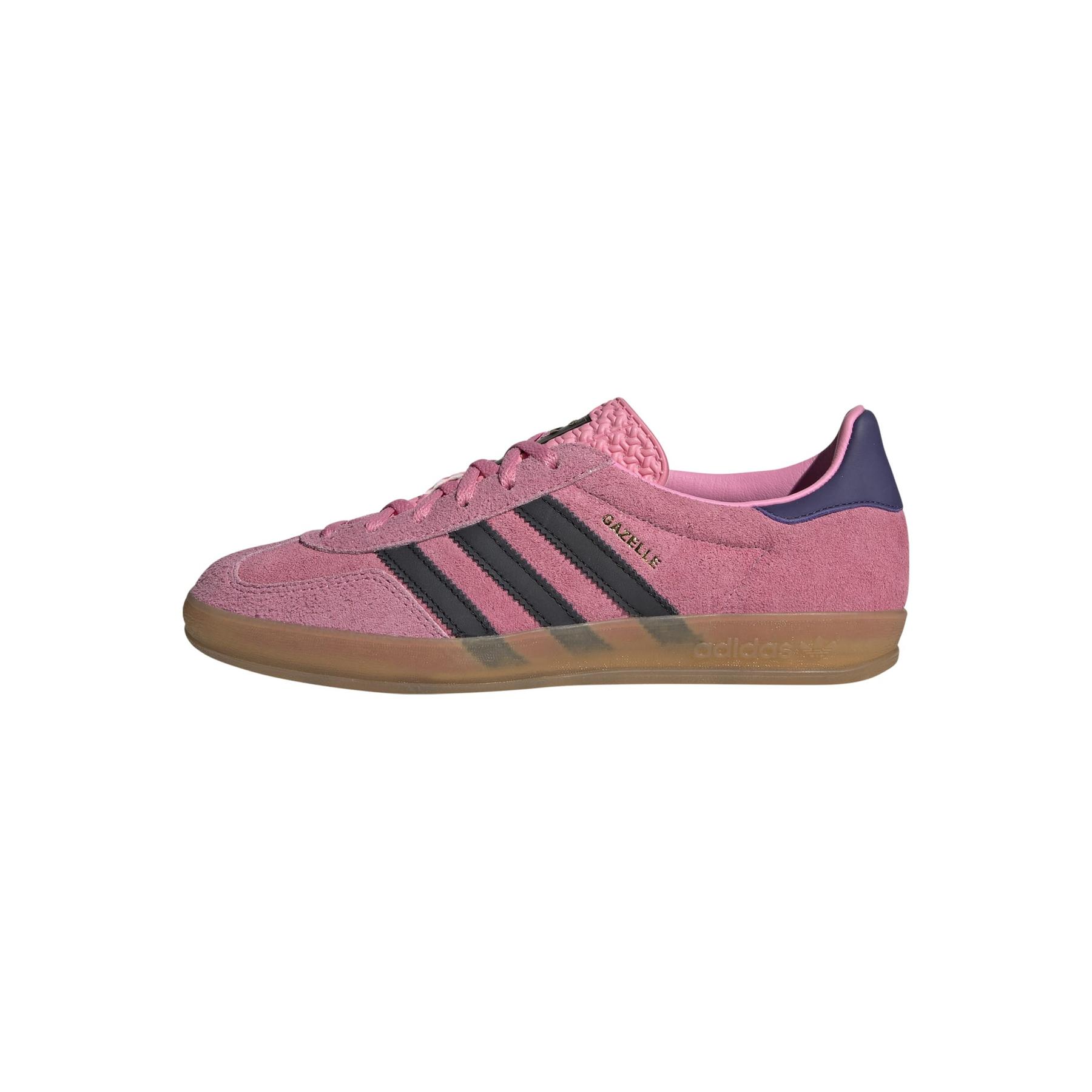 product/2/0/2025_08_adidas_ie7002_12_footwear_photography_left_side_center_lateral_view_white.jpg