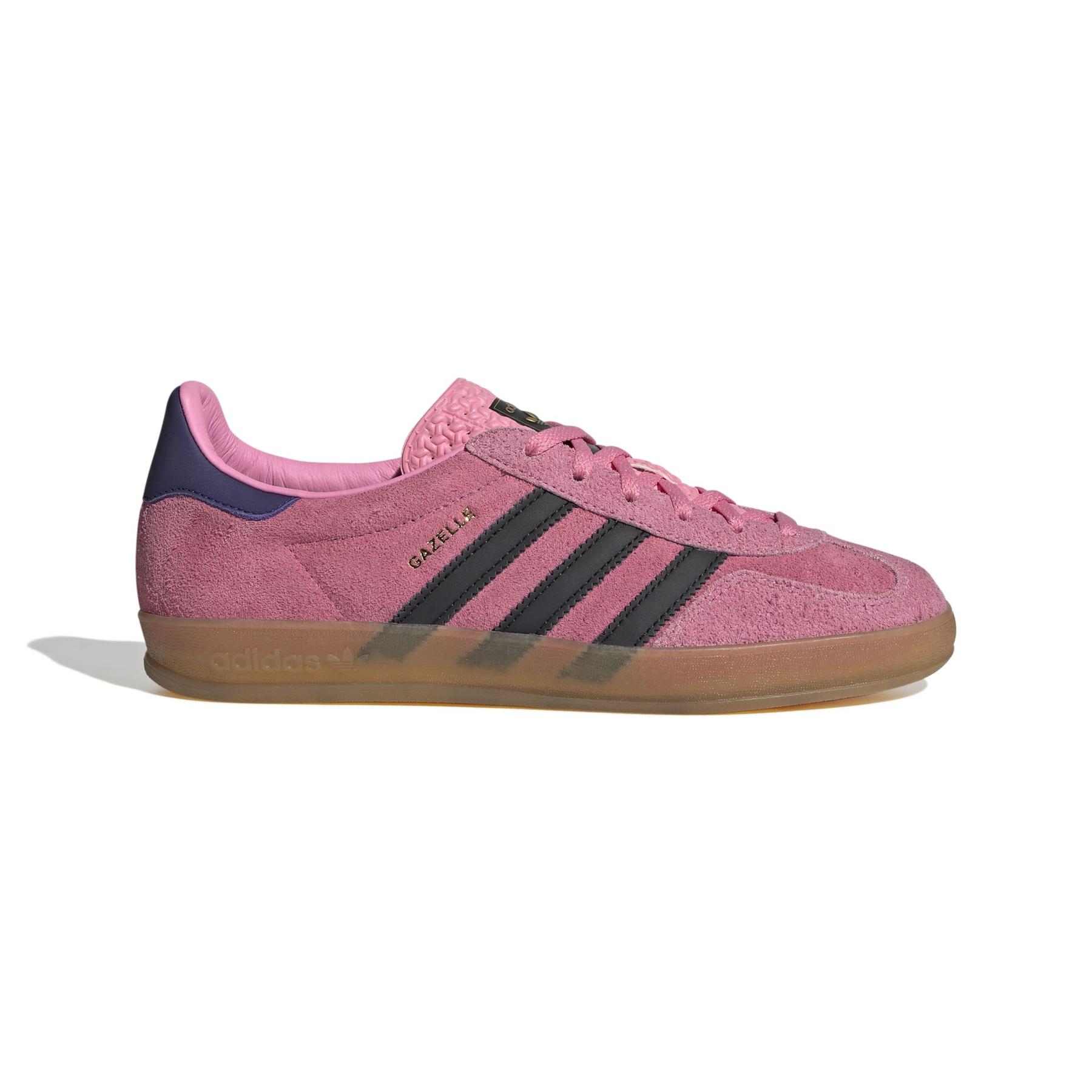 product/2/0/2025_08_adidas_ie7002_1_footwear_photography_side_lateral_center_view_white.jpg