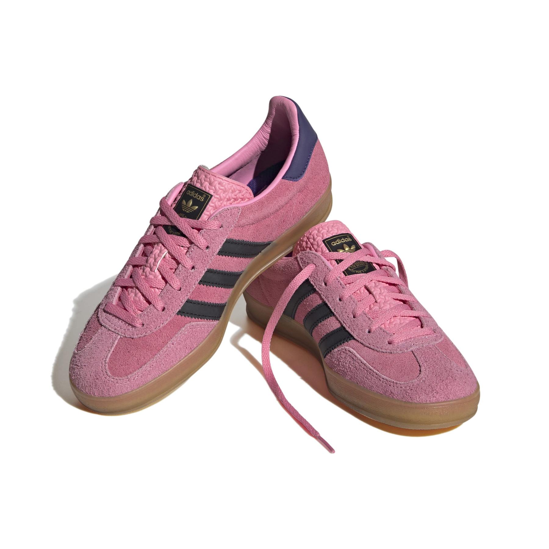 product/2/0/2025_08_adidas_ie7002_6_footwear_photography_front_lateral_top_view_white.jpg