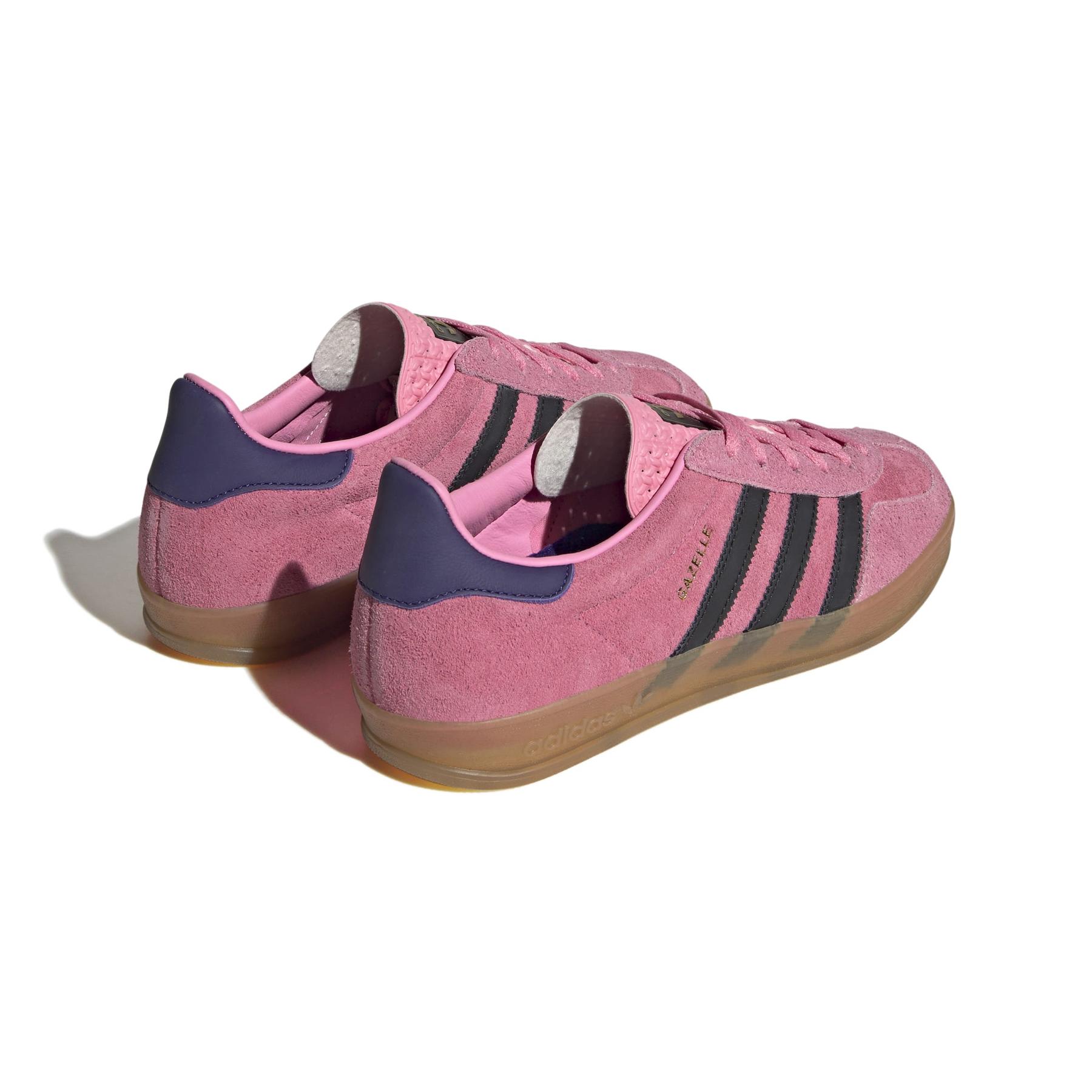 product/2/0/2025_08_adidas_ie7002_7_footwear_photography_back_lateral_top_view_white.jpg