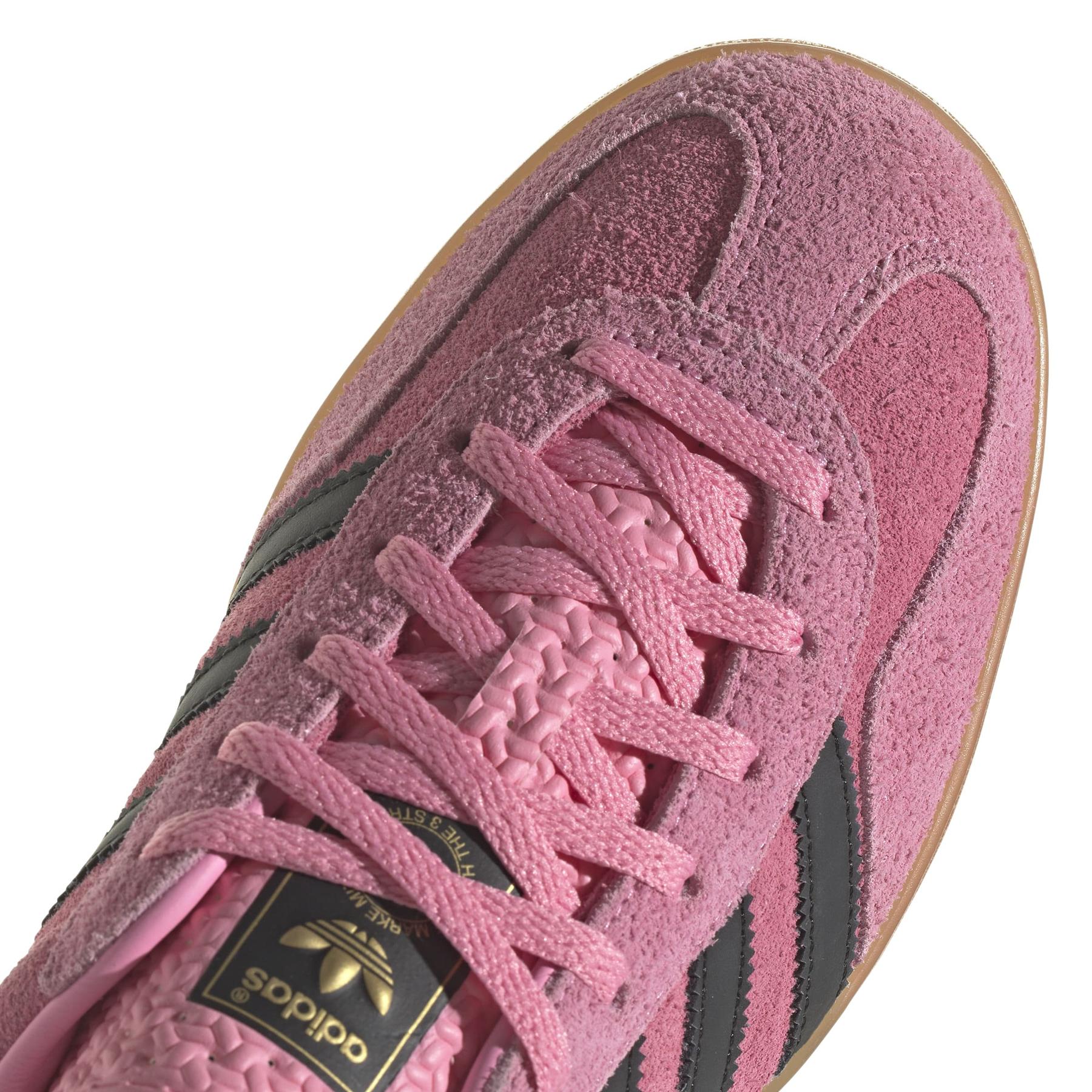product/2/0/2025_08_adidas_ie7002_8_footwear_photography_detail_view_1_white.jpg