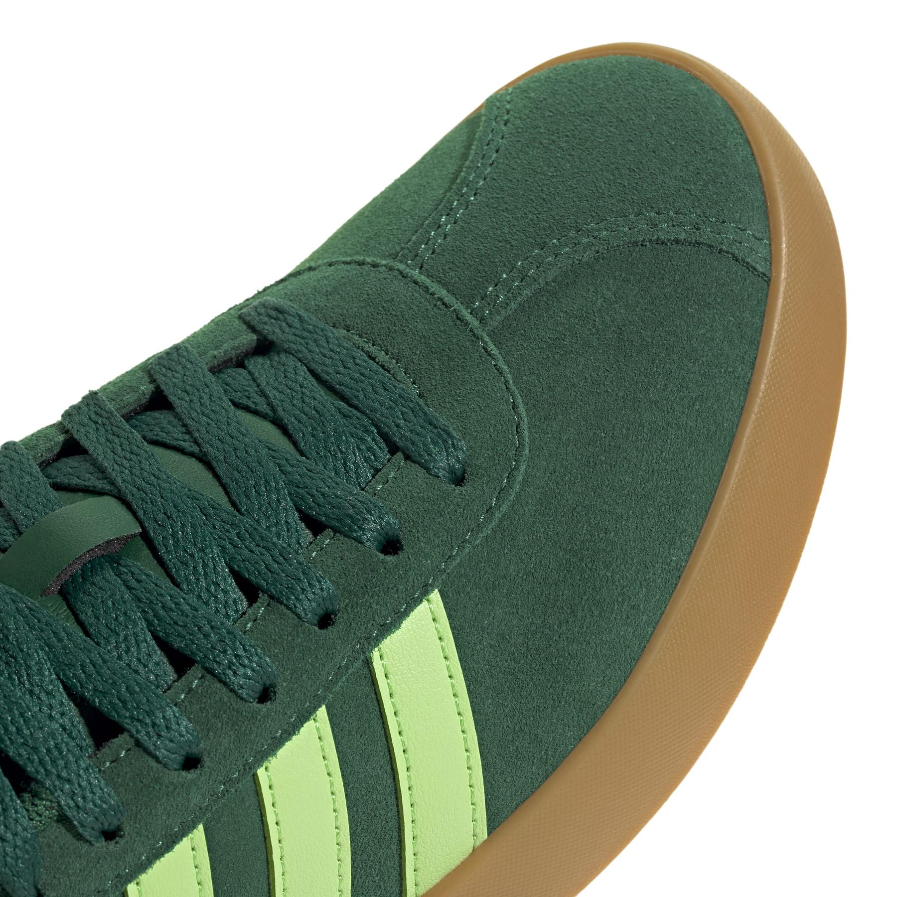 product/2/0/2025_adidas_jp6914_8_footwear_photography_detail_view_1_white.jpg