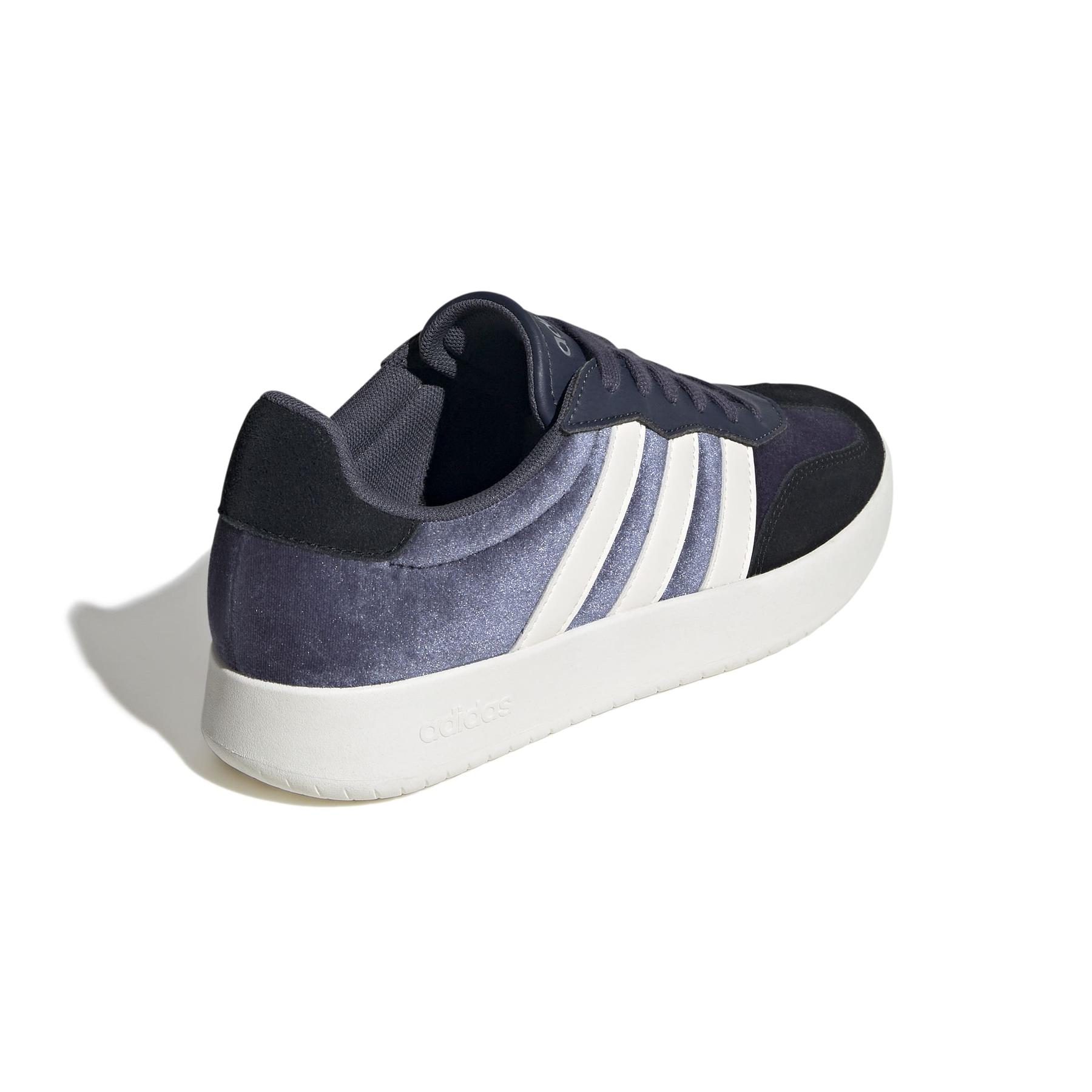 product/2/0/2025_adidas_jr1197_7_footwear_photography_back_lateral_top_view_white.jpg