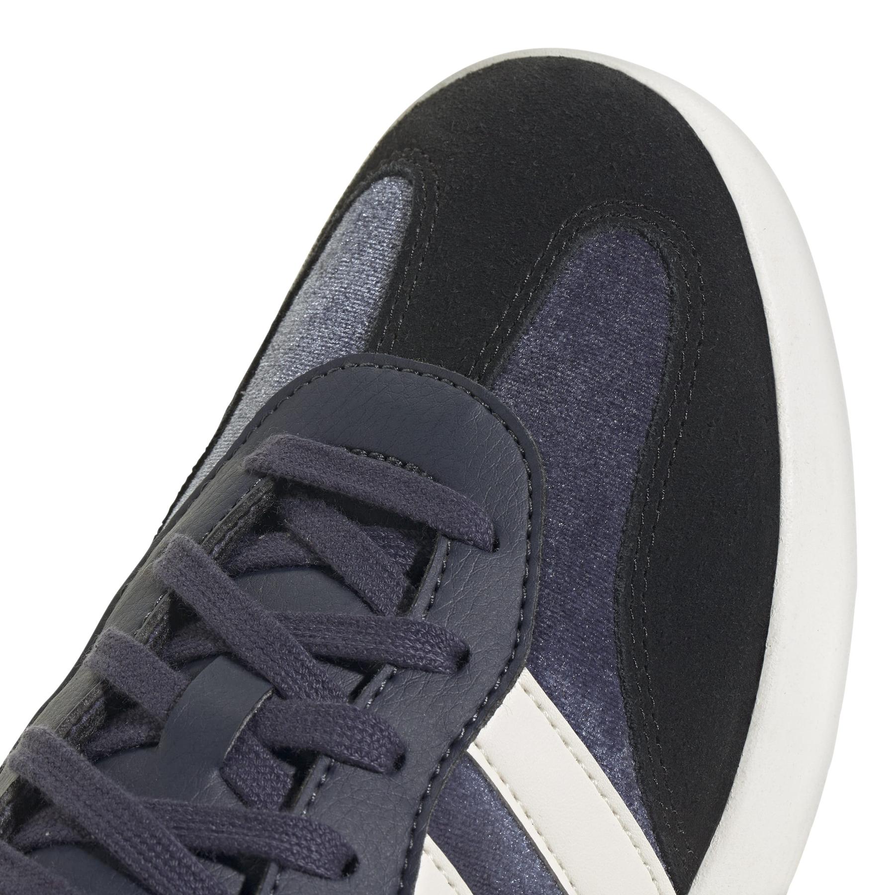 product/2/0/2025_adidas_jr1197_8_footwear_photography_detail_view_1_white.jpg