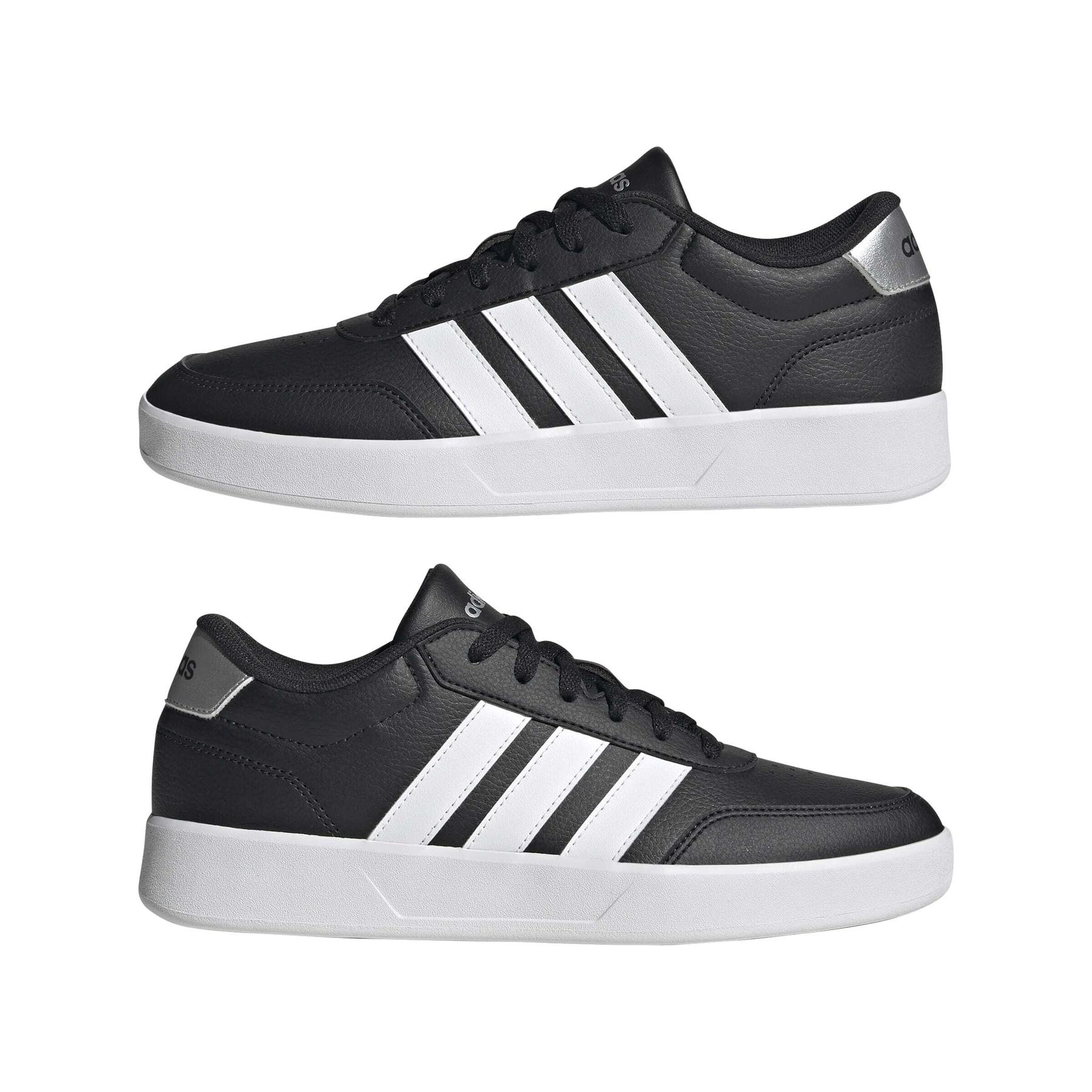 product/2/0/2025_adidas_jr3560_10_footwear_photography_mirrored_pair_view_white.jpg