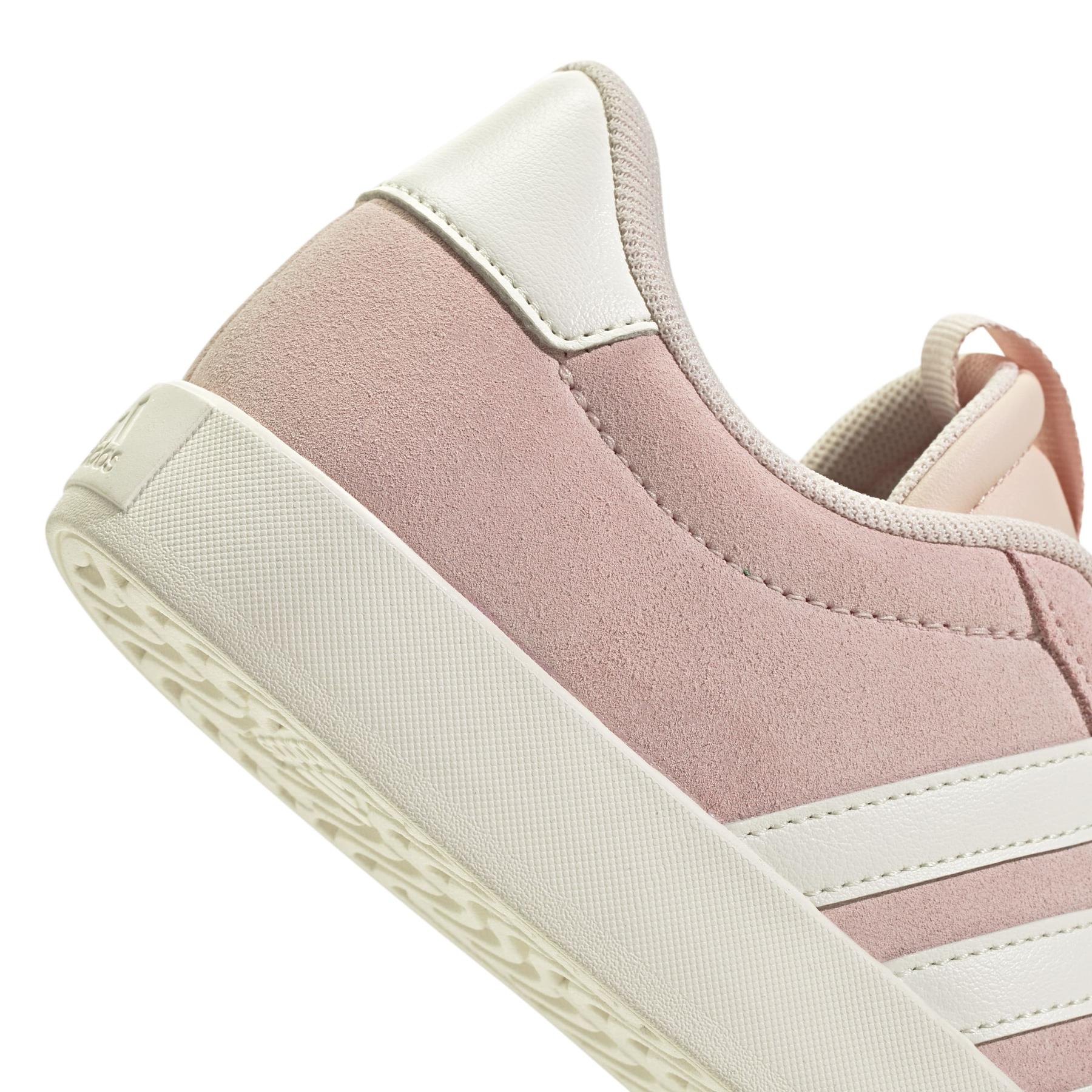 product/2/0/2025_adidas_jr8646_9_footwear_photography_detail_view_2_white.jpg