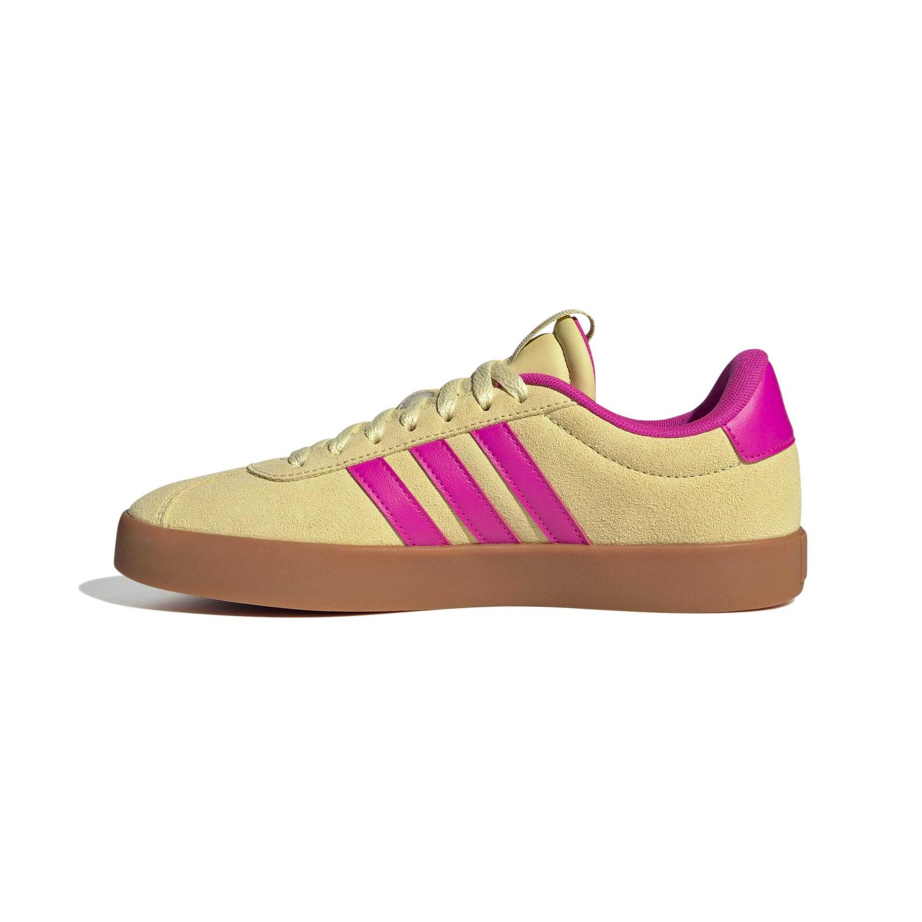 product/2/0/2025_adidas_jr8649_5_footwear_photography_side_medial_center_view_white.jpg