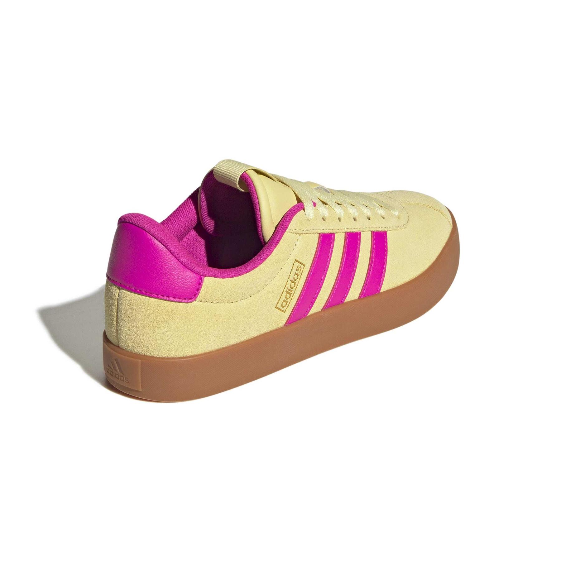 product/2/0/2025_adidas_jr8649_7_footwear_photography_back_lateral_top_view_white.jpg