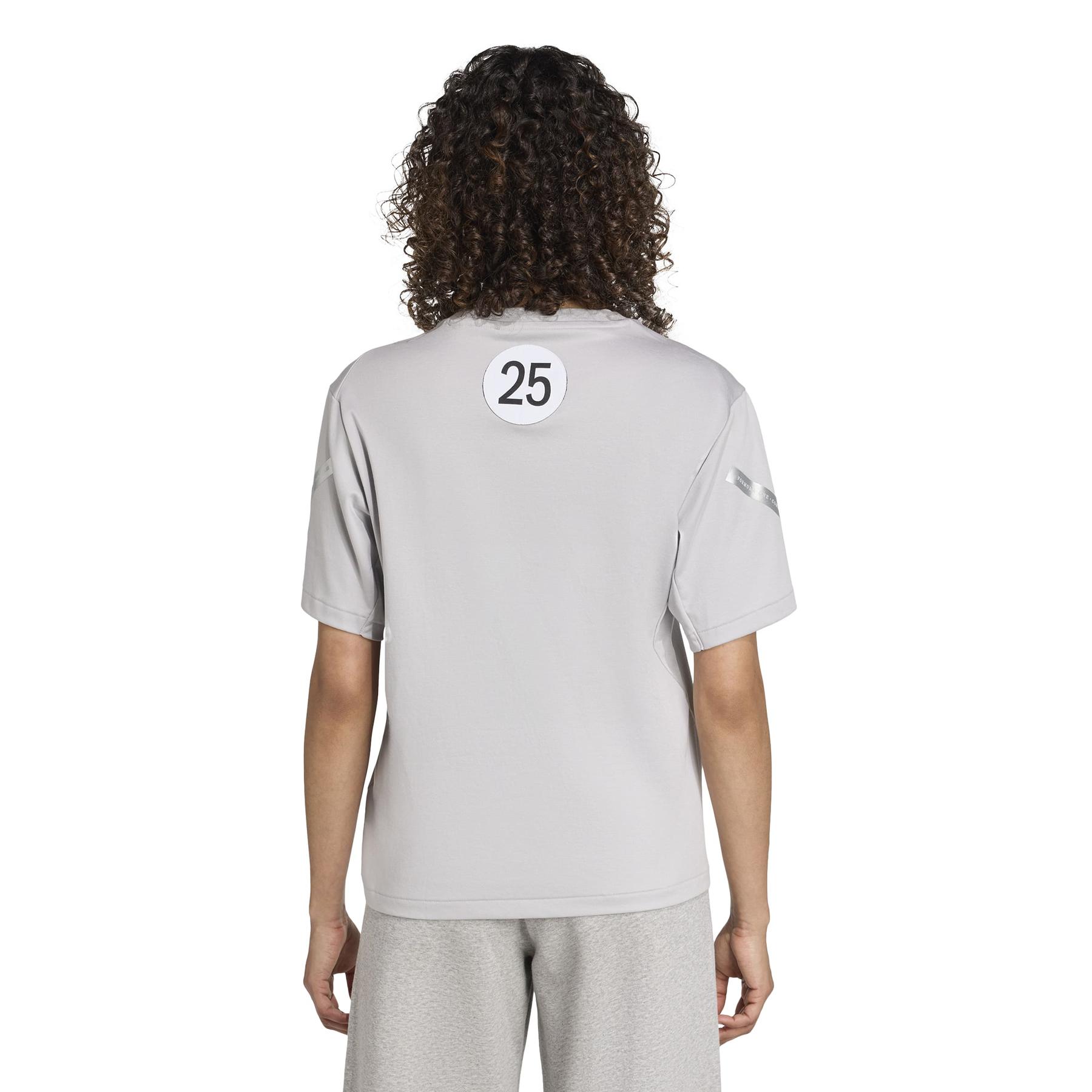 product/2/0/2025_adidas_jw3482_3_apparel_on_model_back_view_white.jpg