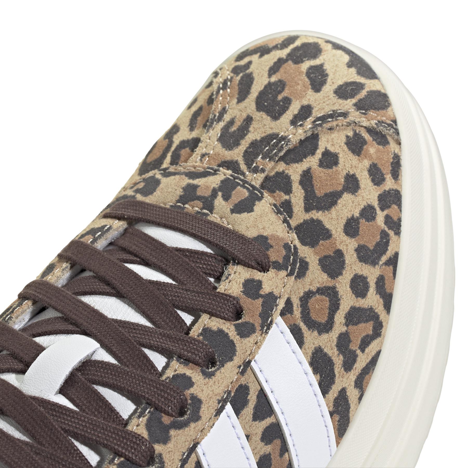product/a/d/adidas-originals_js4376_8_footwear_photography_detail_view_1_white.jpg