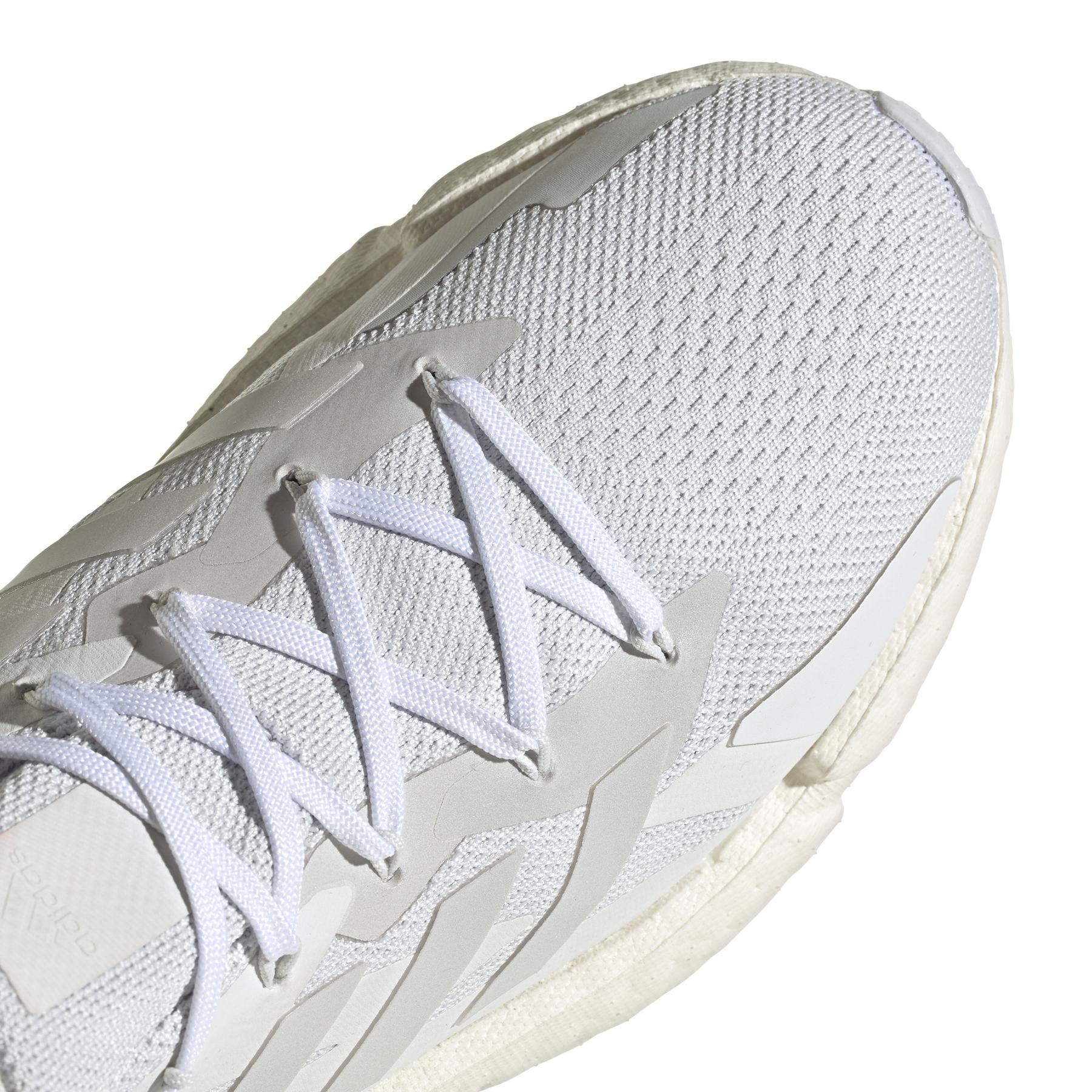 product/a/d/adidas_fw8387_10_footwear_photography_detail_view_3_white-nw031524.jpg