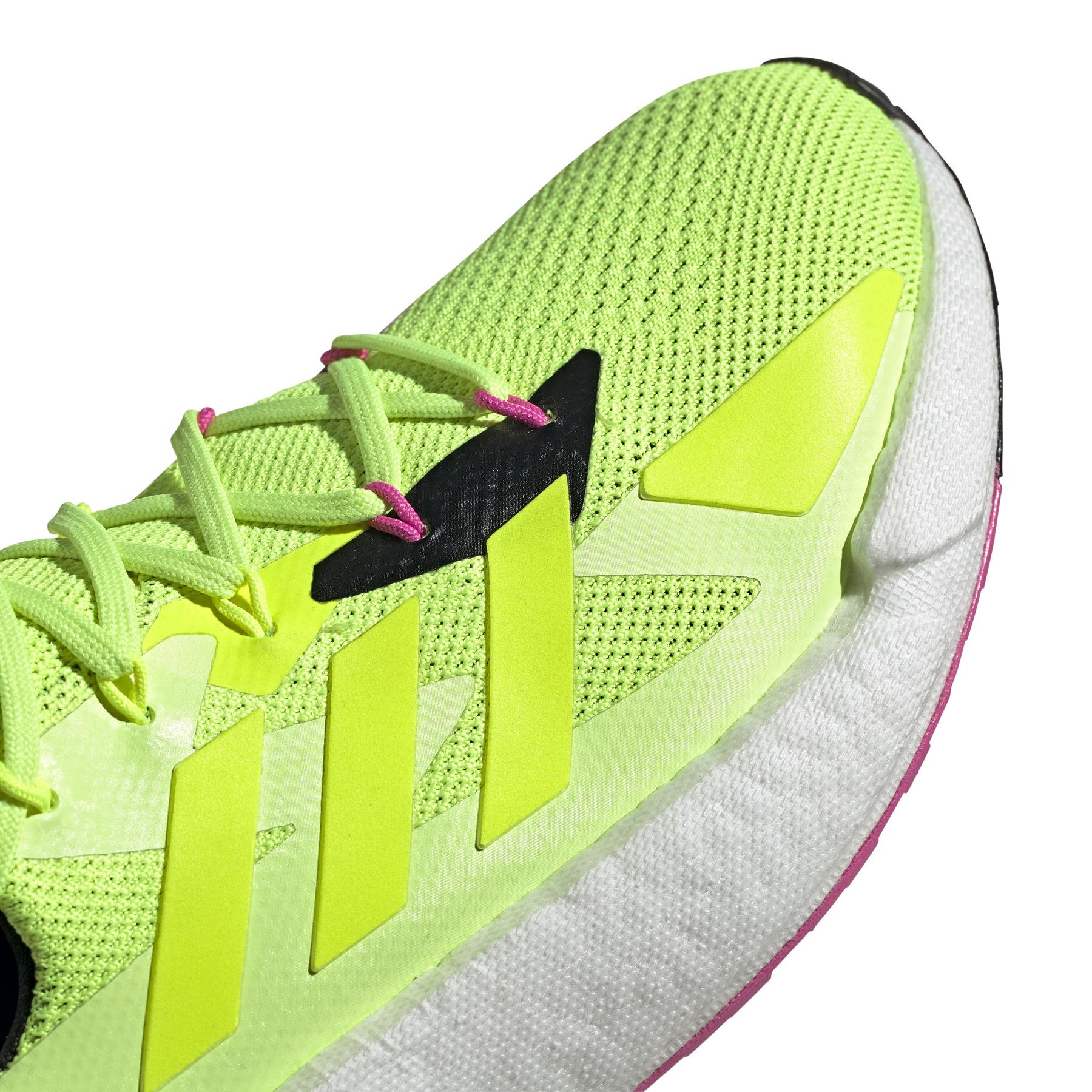 product/a/d/adidas_fx8437_9_footwear_photography_detail_view_2_white-030824.jpg