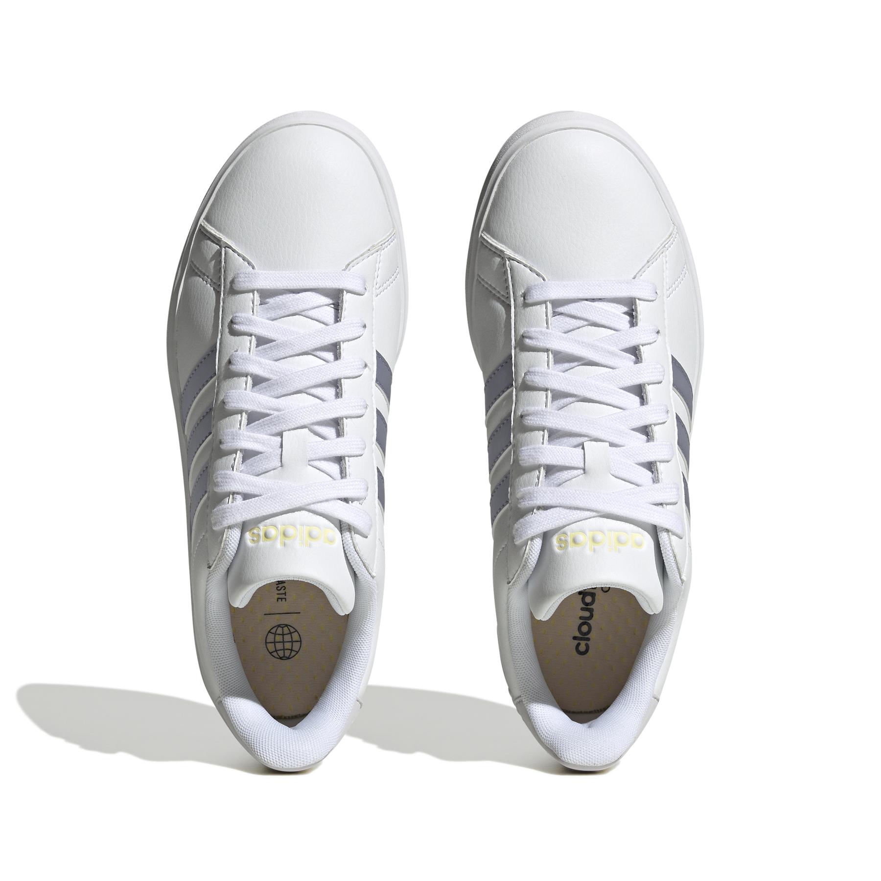 product/a/d/adidas_hp2541_3_footwear_photography_top_portrait_view_white_000.jpg