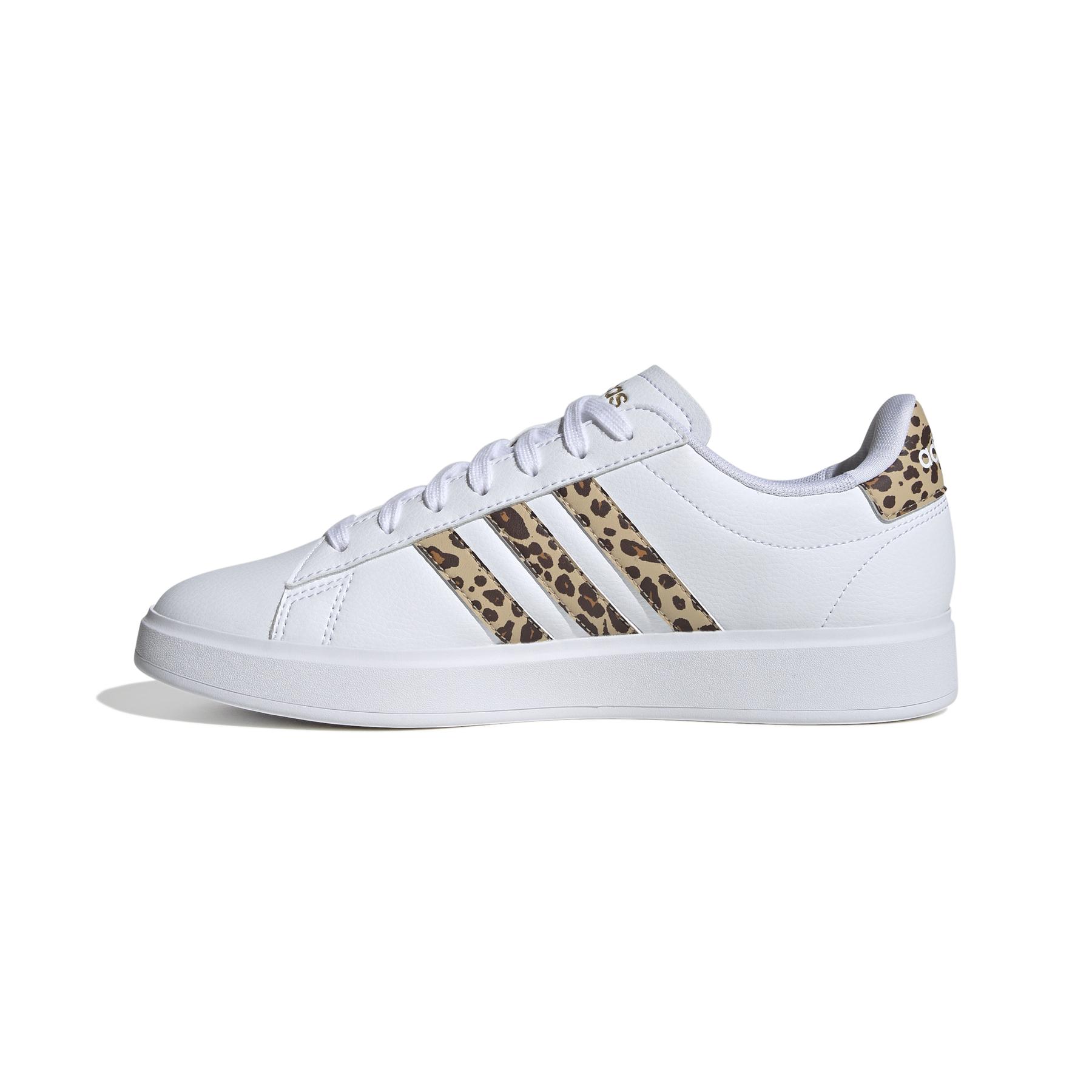 product/a/d/adidas_id2994_5_footwear_photography_side_medial_center_view_white.jpg
