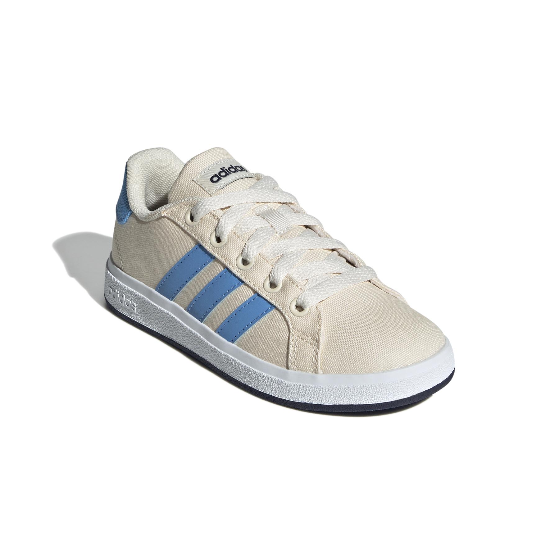 product/a/d/adidas_id7869_6_footwear_photography_front_lateral_top_view_white-nw091625.jpg