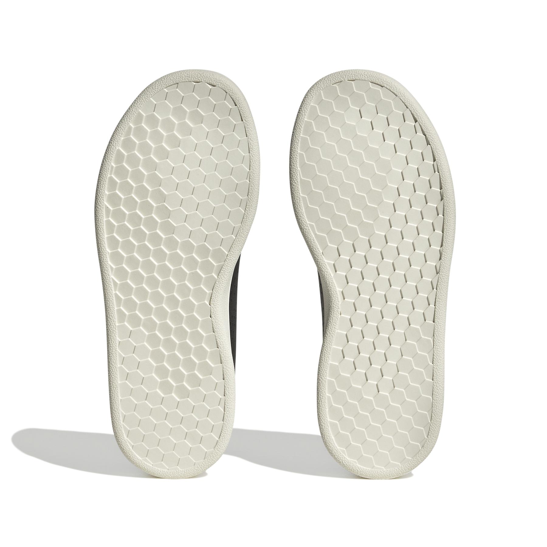 product/a/d/adidas_ie7453_4_footwear_photography_bottom_view_white.jpg