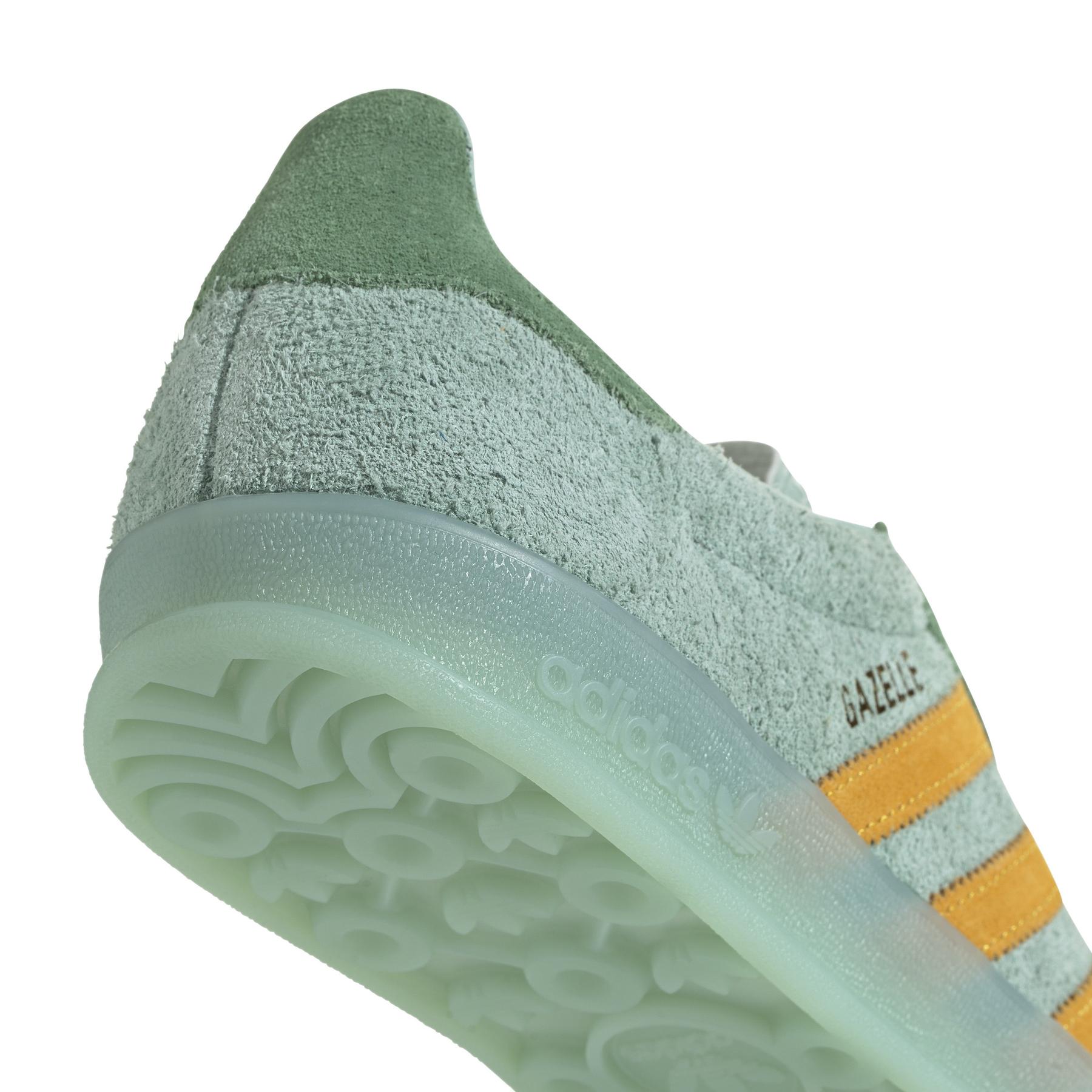 product/a/d/adidas_ig6783_8_footwear_photography_detail_view_1_white.jpg