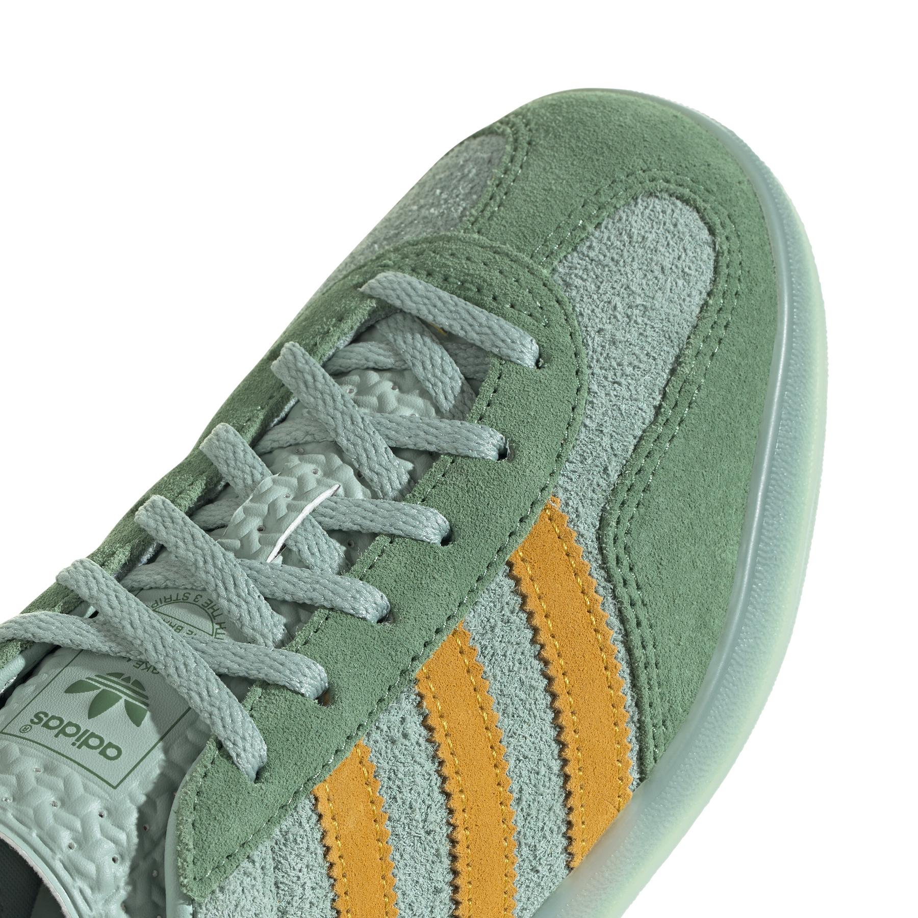 product/a/d/adidas_ig6783_9_footwear_photography_detail_view_2_white.jpg