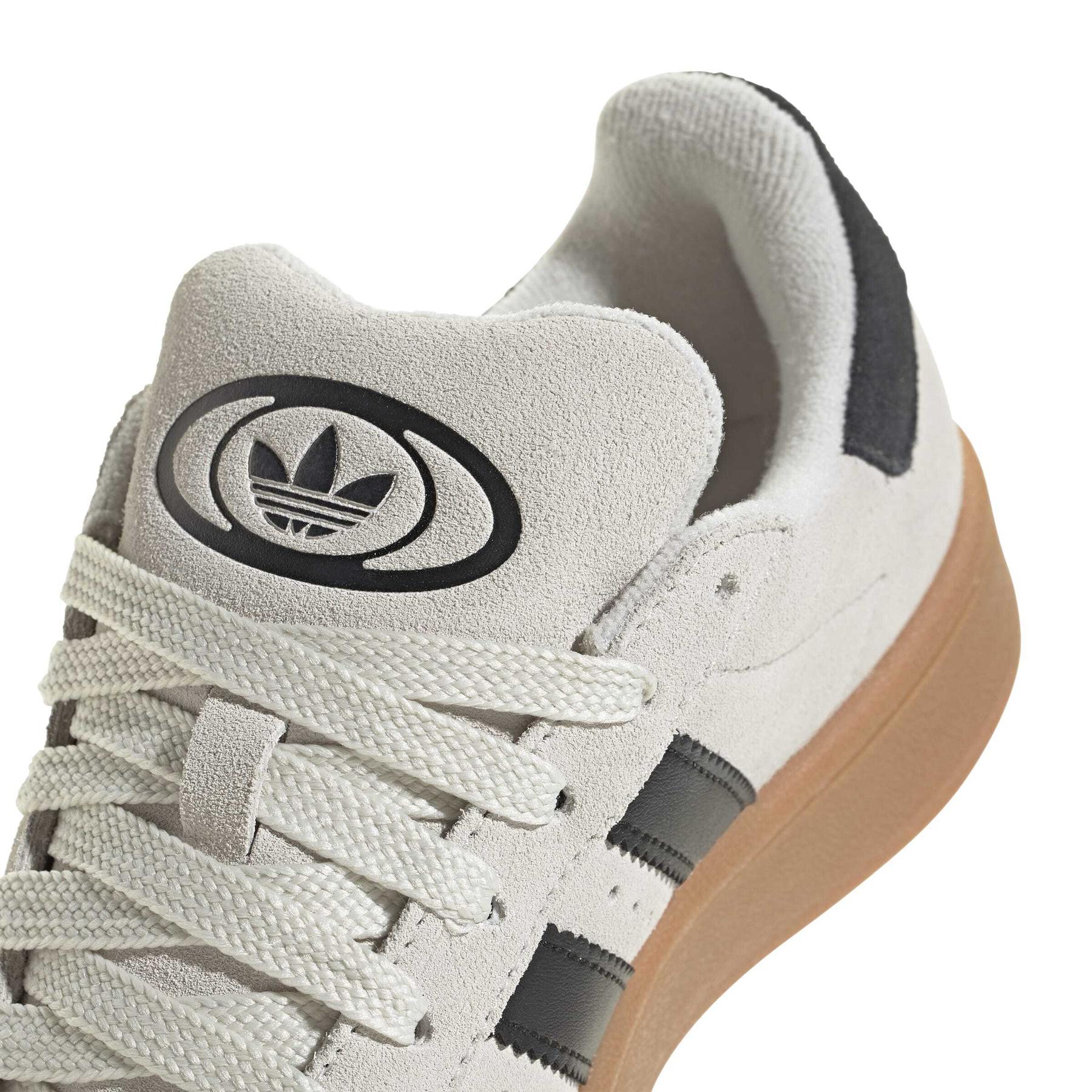 product/a/d/adidas_ig9158_9_footwear_photography_detail_view_2_white.jpg