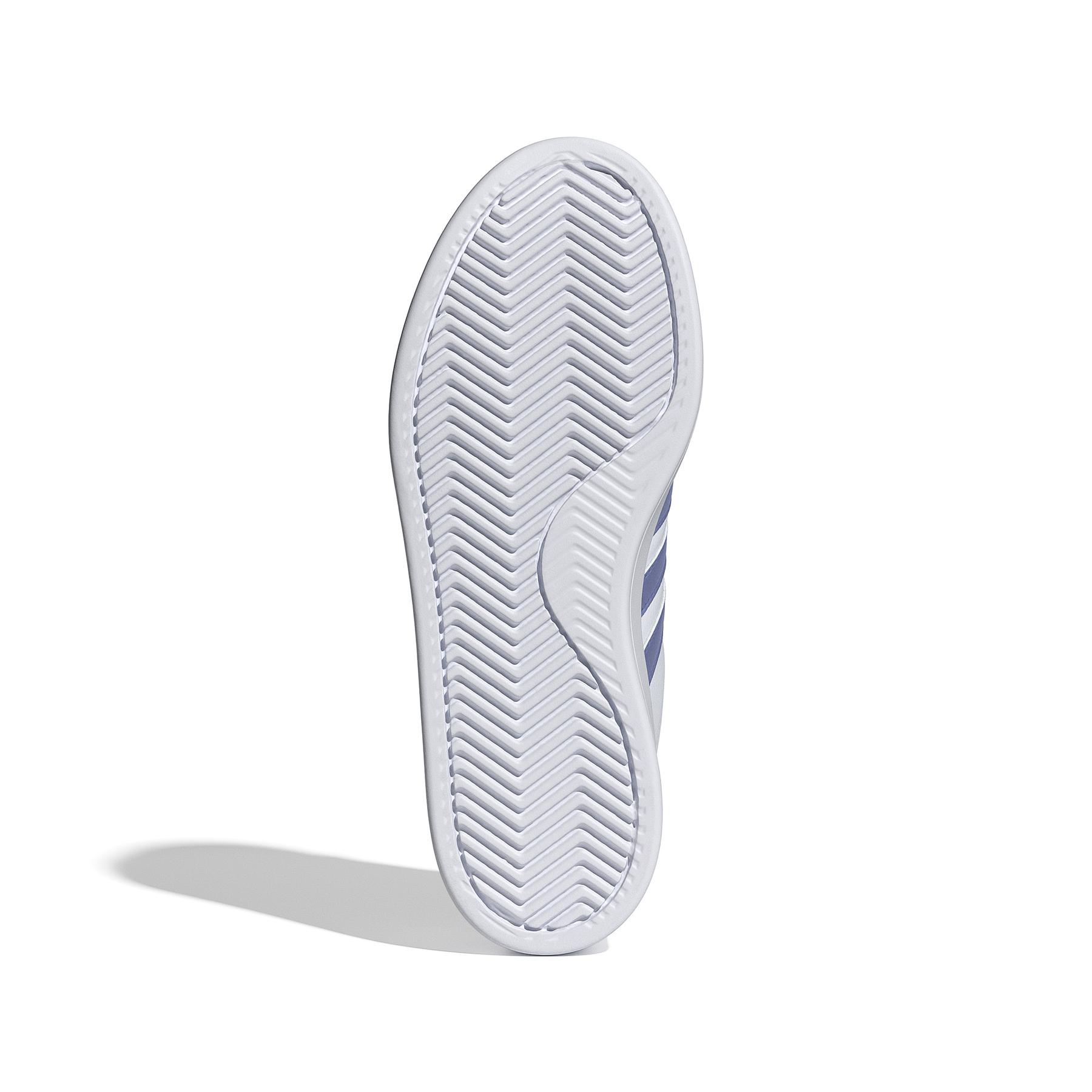 product/a/d/adidas_ig9247_4_footwear_photography_bottom_view_white.jpg