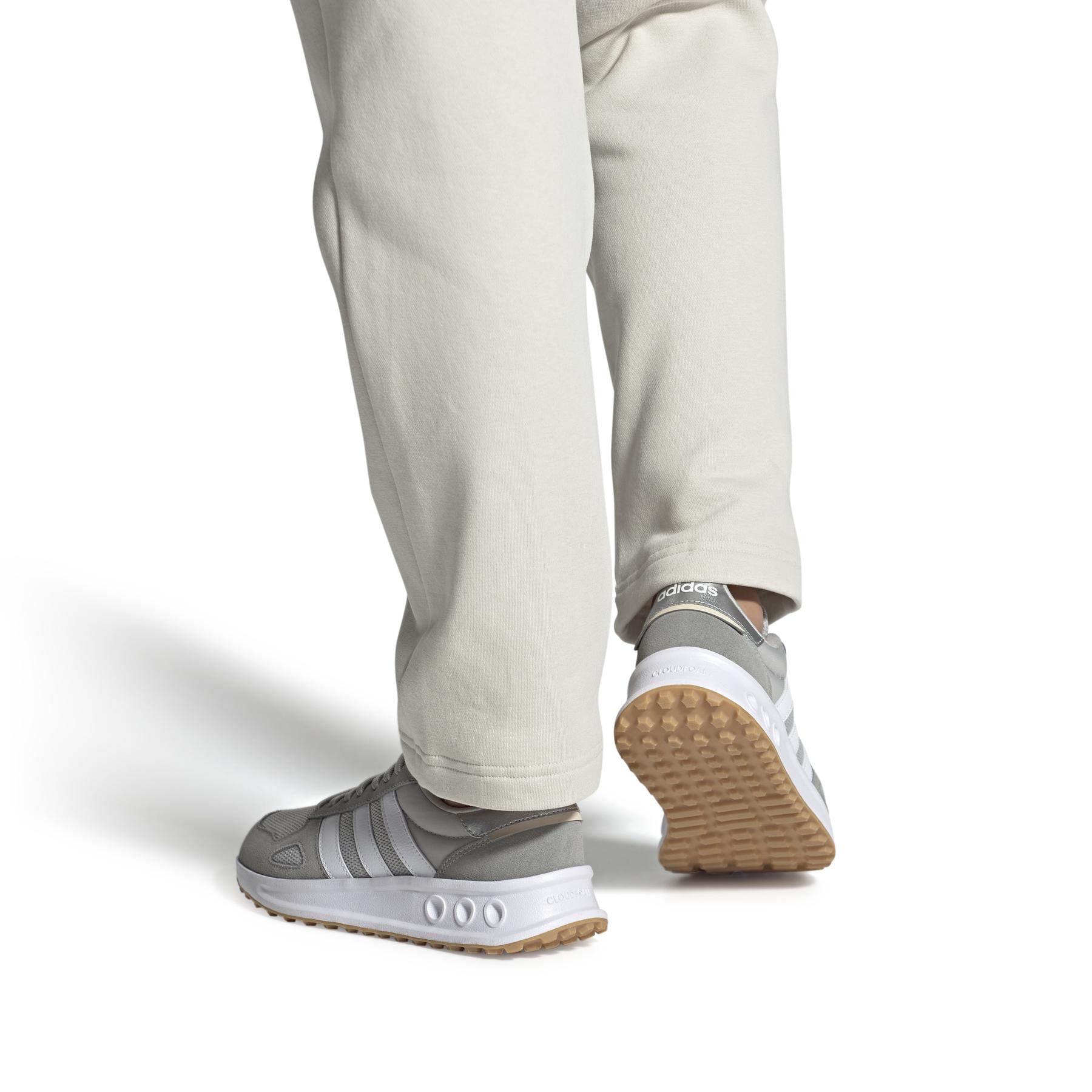 product/a/d/adidas_ih8624_10_footwear_on_model_front_view_white.jpg