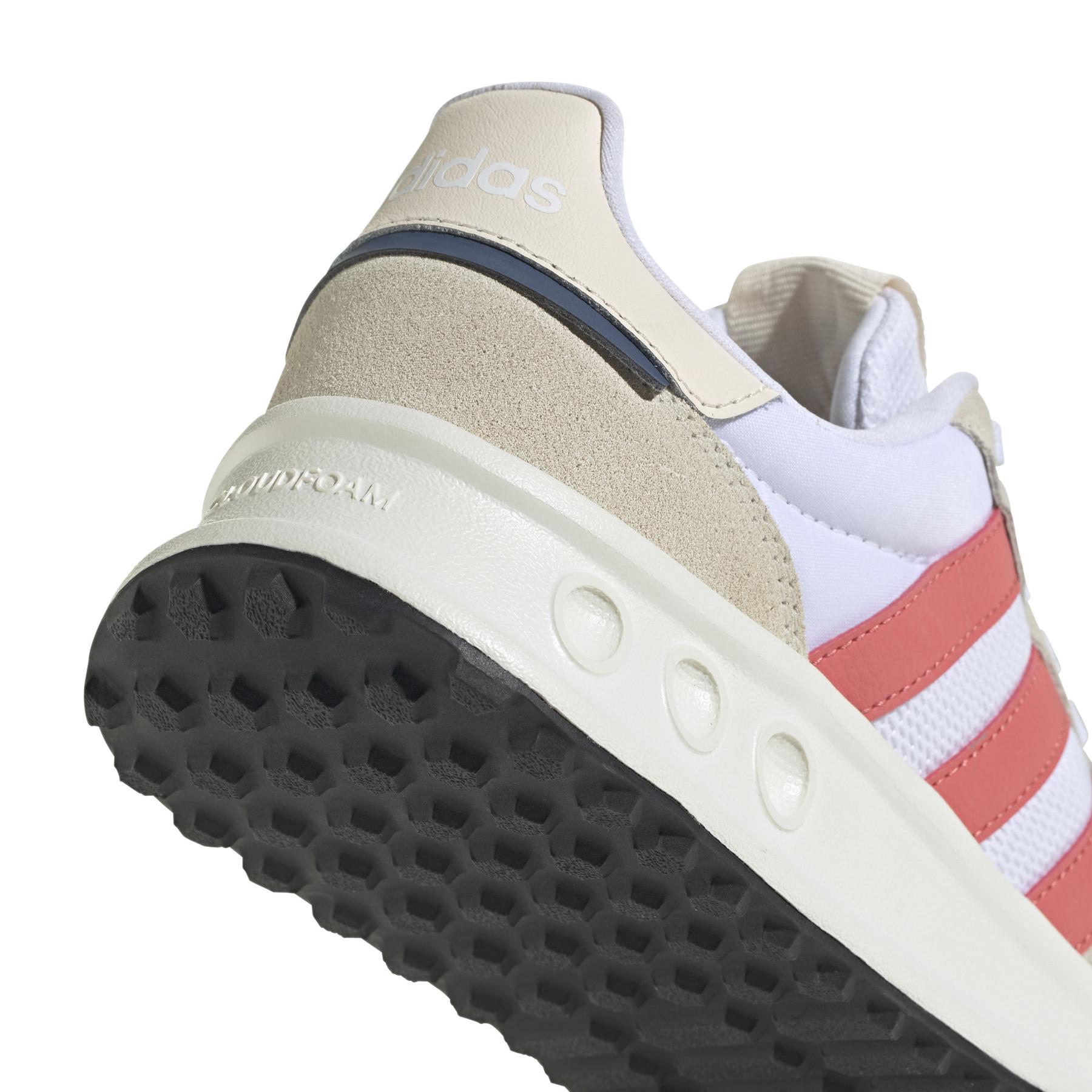 product/a/d/adidas_ih8633_8_footwear_photography_detail_view_1_white.jpg