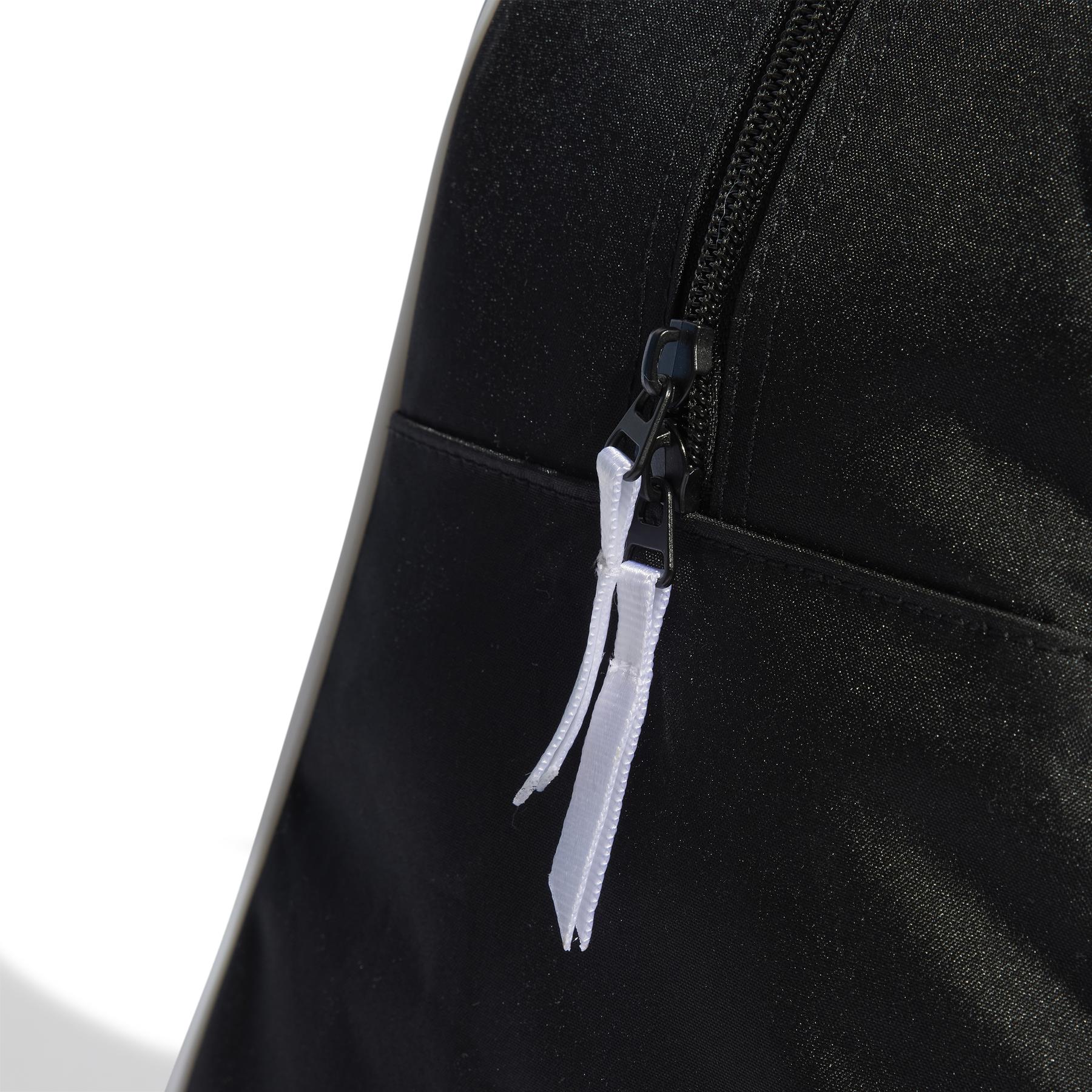product/a/d/adidas_ip9785_4_hardware_photography_detail_view_1_white.jpg