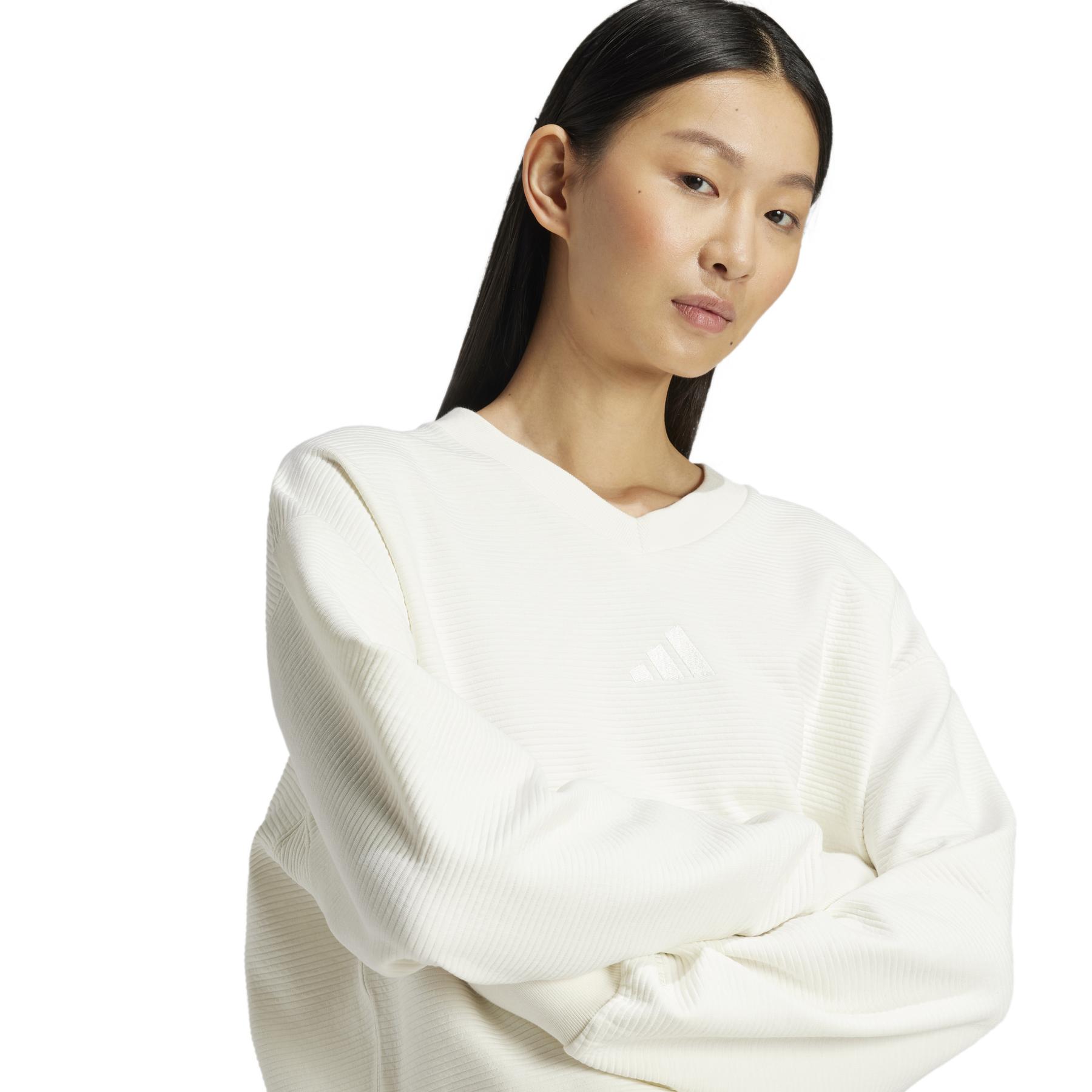 product/a/d/adidas_iy6828_7_apparel_on_model_detail_view_1_white.jpg