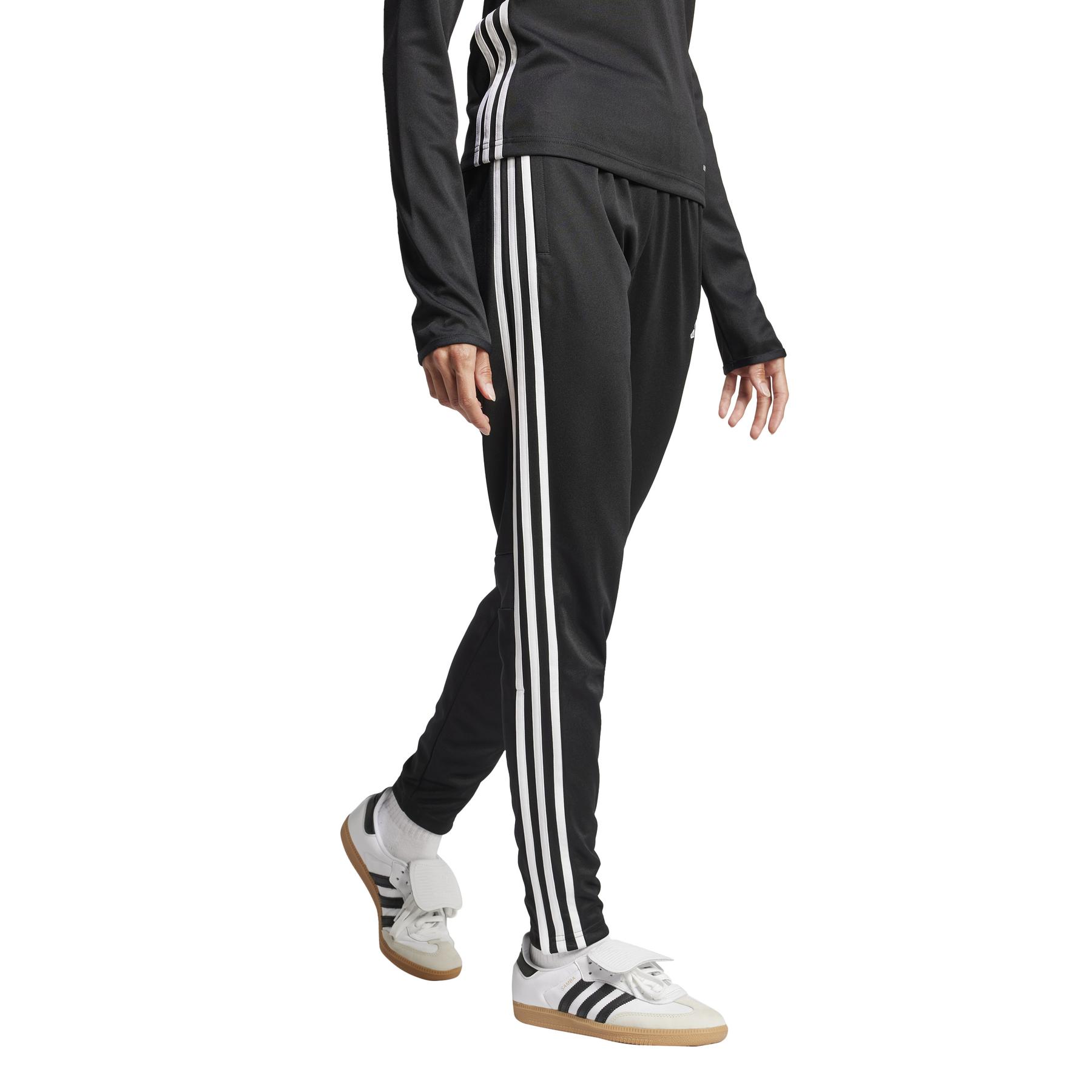 product/a/d/adidas_jd0569_black-white_3.jpg