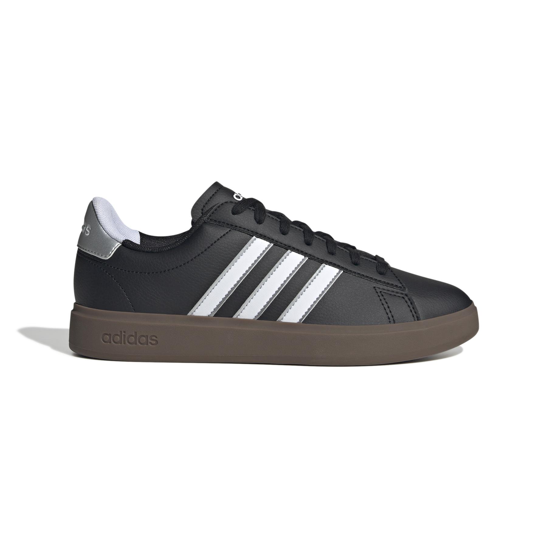 product/a/d/adidas_jh8677_1_footwear_photography_side_lateral_center_view_white-nw091625.jpg