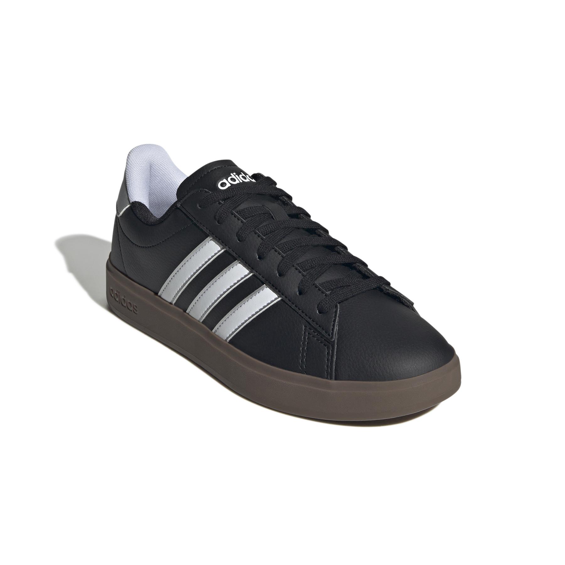 product/a/d/adidas_jh8677_6_footwear_photography_front_lateral_top_view_white-nw091625.jpg