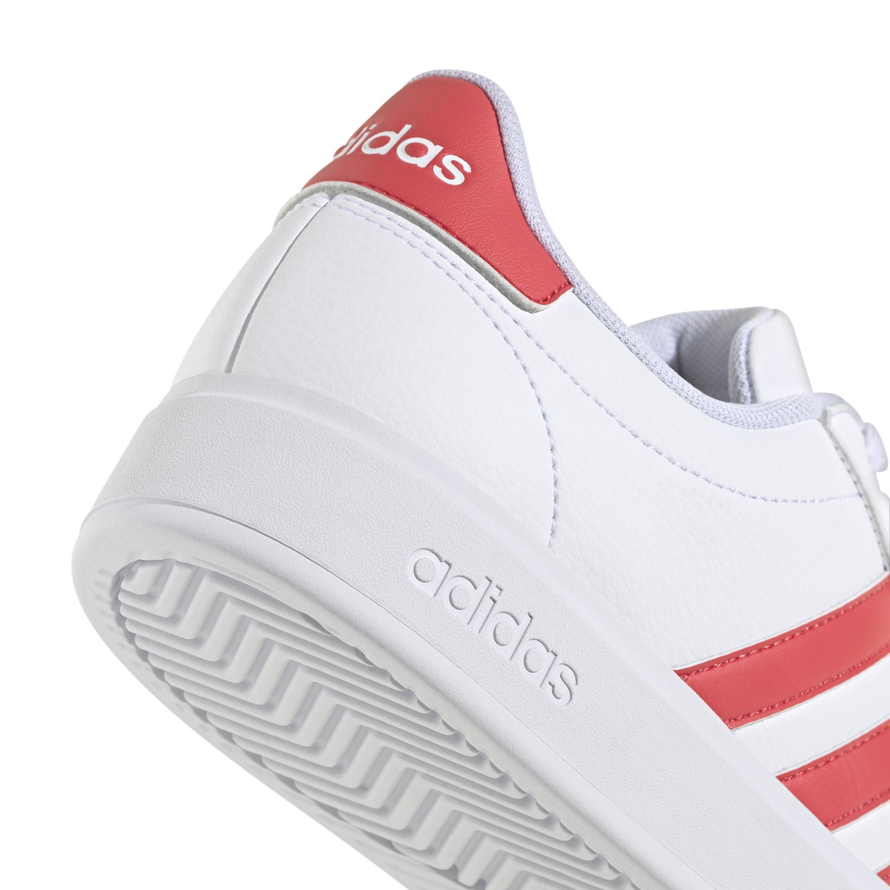 product/a/d/adidas_jh9279_8_footwear_photography_detail_view_1_white-nw091625.jpg