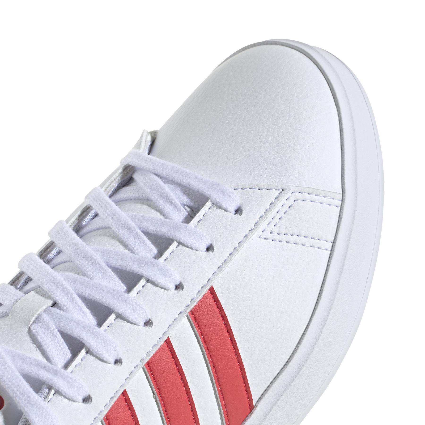 product/a/d/adidas_jh9279_9_footwear_photography_detail_view_2_white-nw091625.jpg