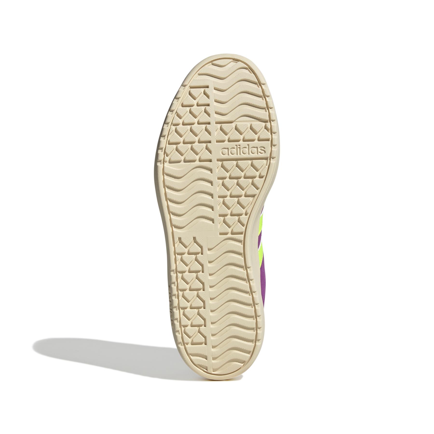 product/a/d/adidas_ji1785_4_footwear_photography_bottom_view_white.jpg
