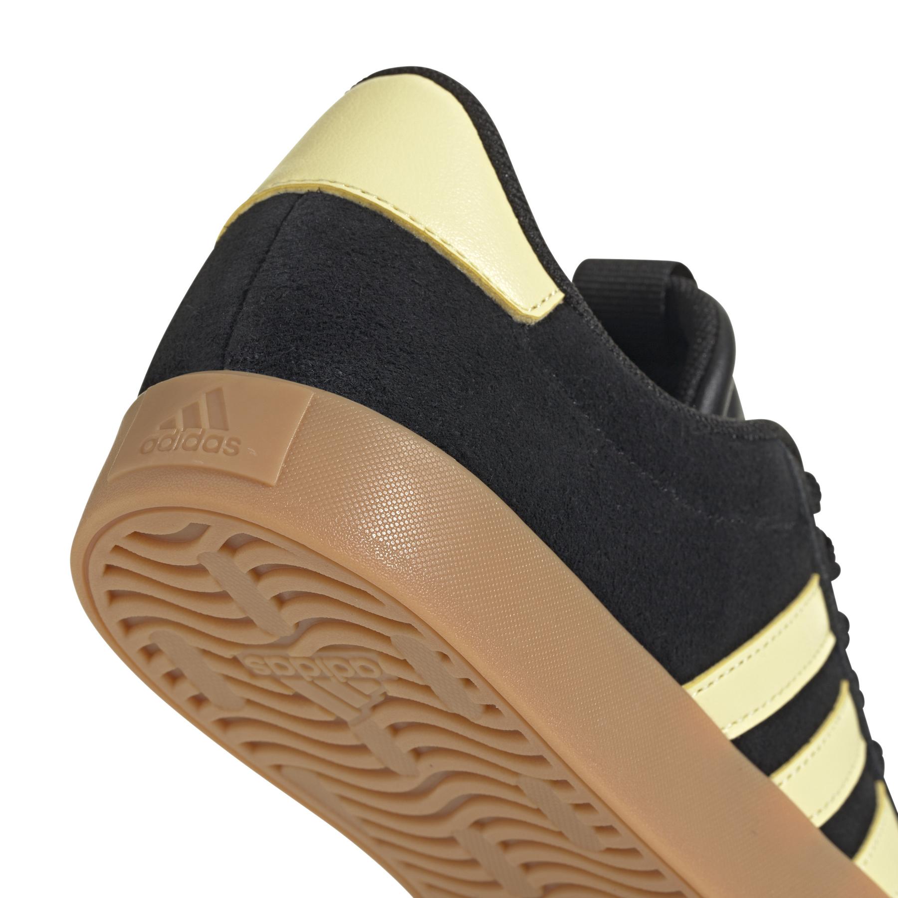 product/a/d/adidas_ji1948_8_footwear_photography_detail_view_1_white.jpg