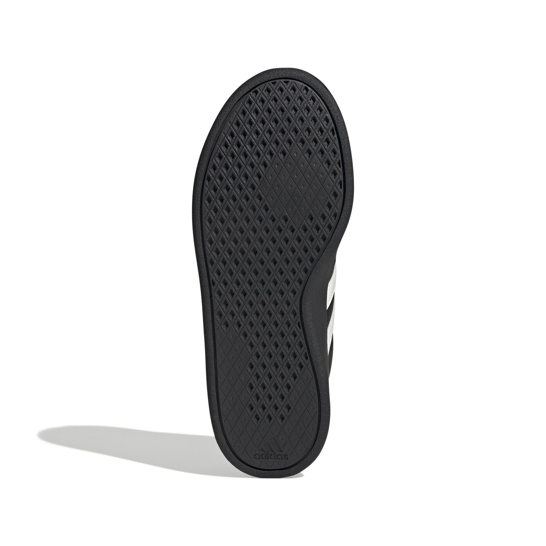 product/a/d/adidas_ji4859_4_footwear_photography_bottom_view_white-nw091625.jpg