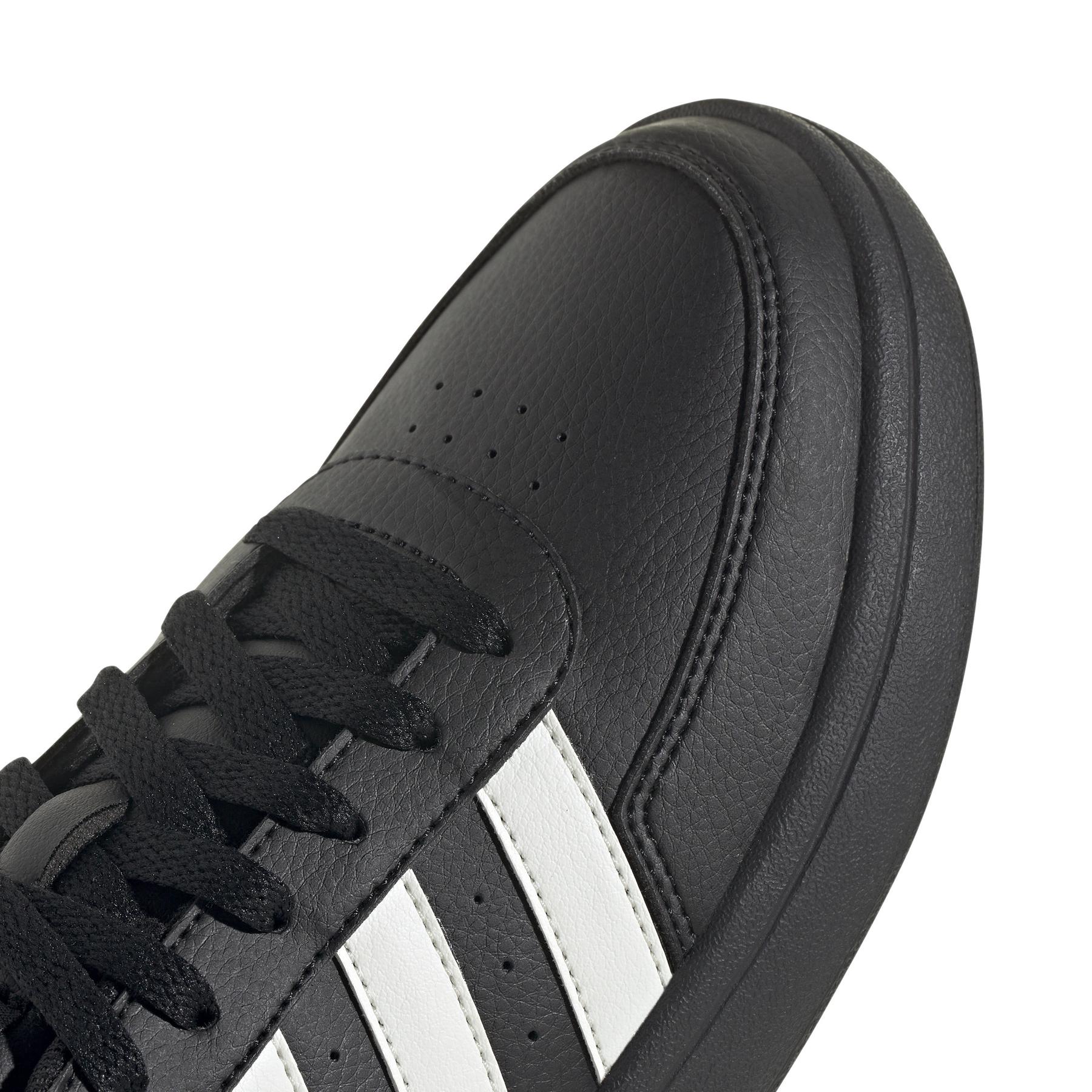 product/a/d/adidas_ji4859_9_footwear_photography_detail_view_2_white-nw091625.jpg
