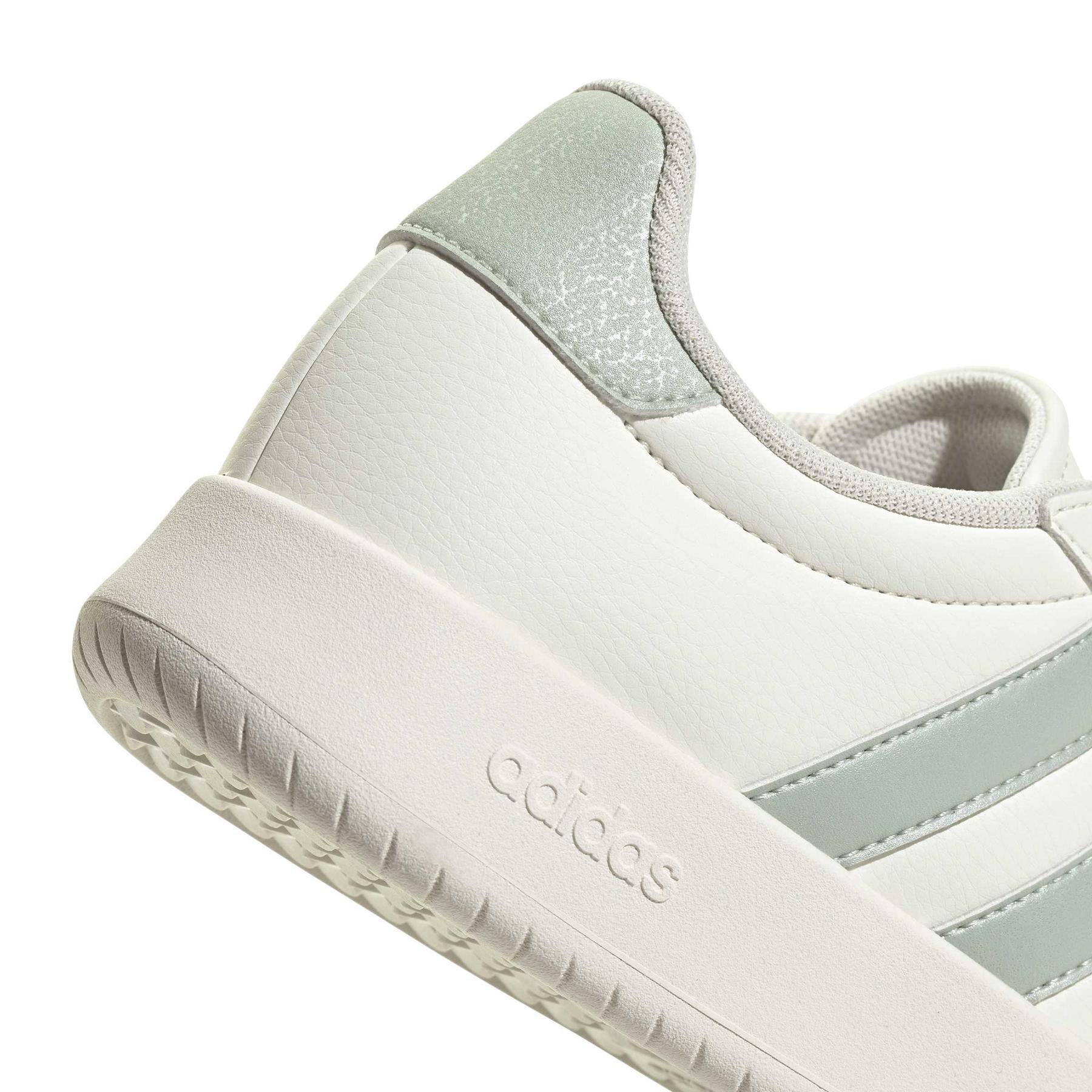 product/a/d/adidas_ji4905_9_footwear_photography_detail_view_2_white-nw091625.jpg