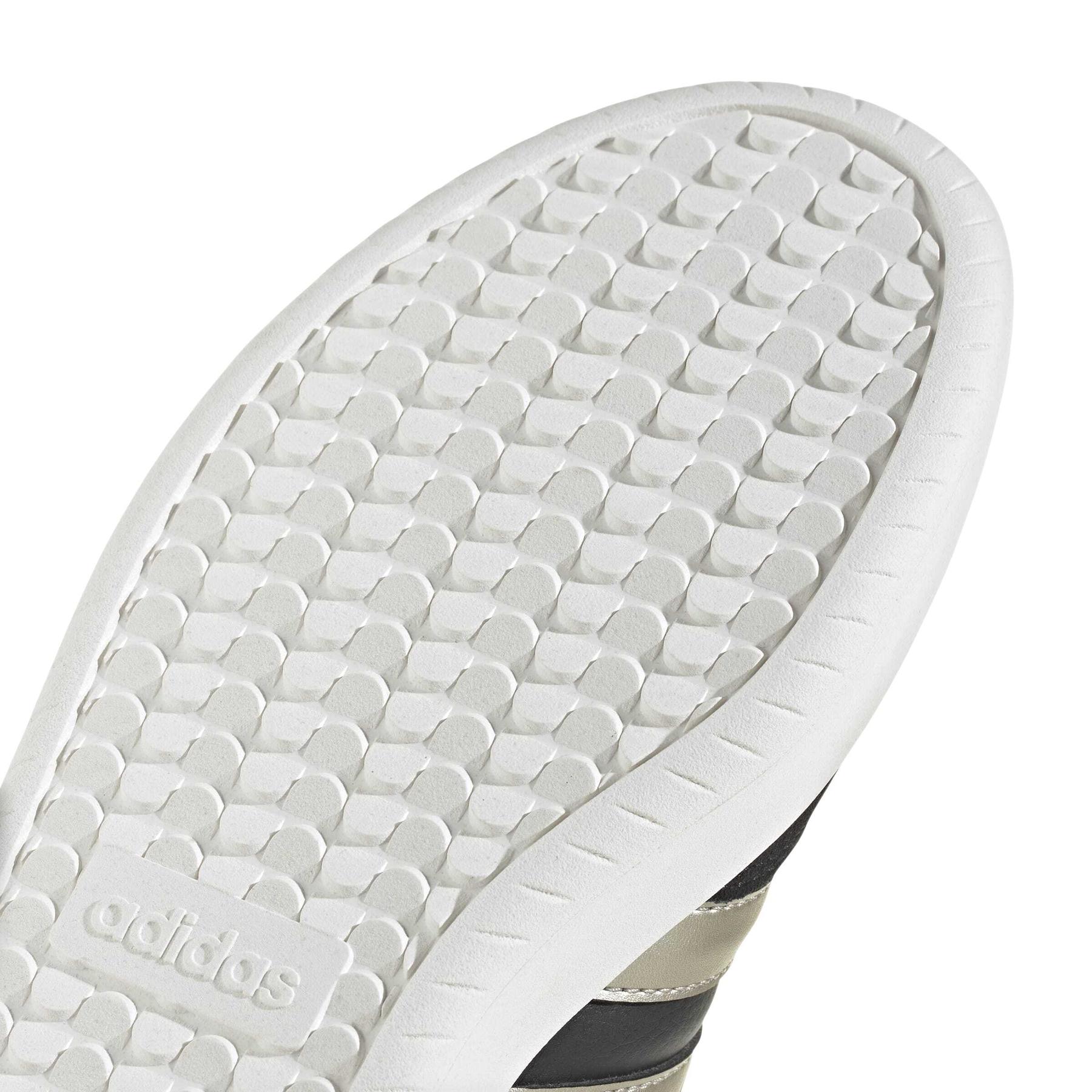 product/a/d/adidas_ji4906_8_footwear_photography_detail_view_1_white-nw091625.jpg
