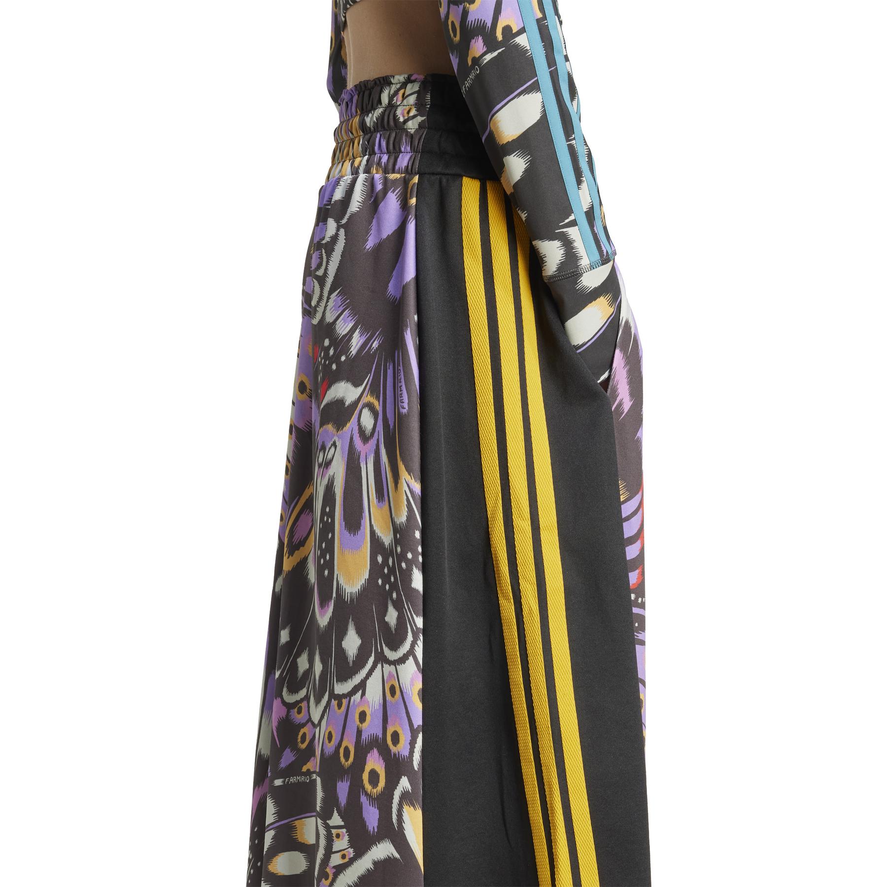 product/a/d/adidas_jl8619_6_apparel_on_model_detail_view_2_white.jpg