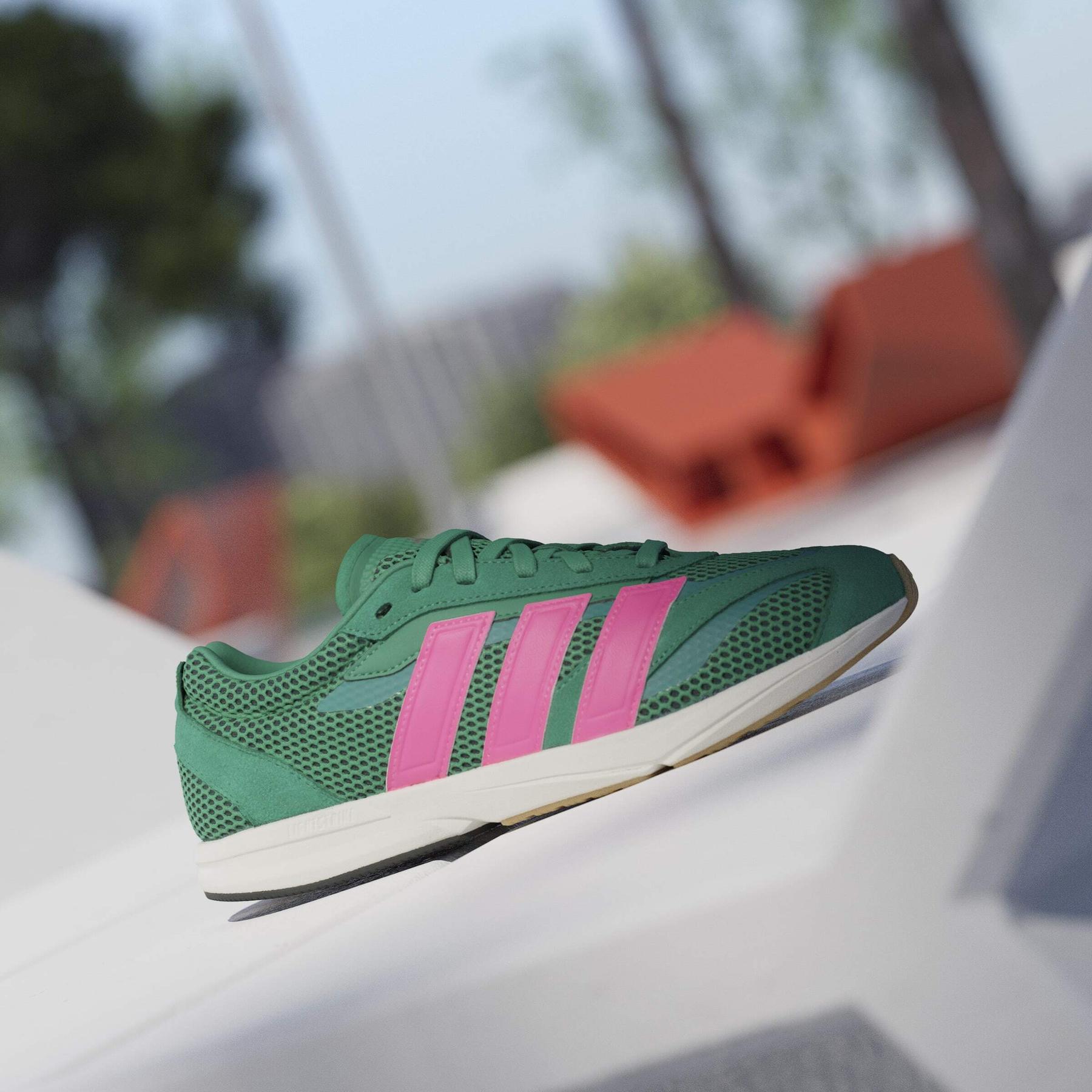 product/a/d/adidas_jp6181_16_footwear_photography_heromrktng_view_3-nw091625.jpg